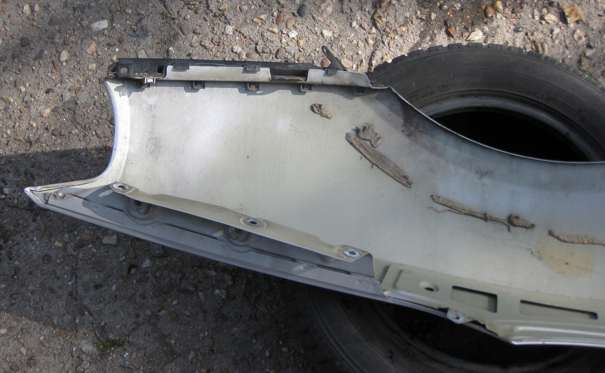 BMW Z4 E85 Kotflügel heck rechts der Räder. TITANSILBER