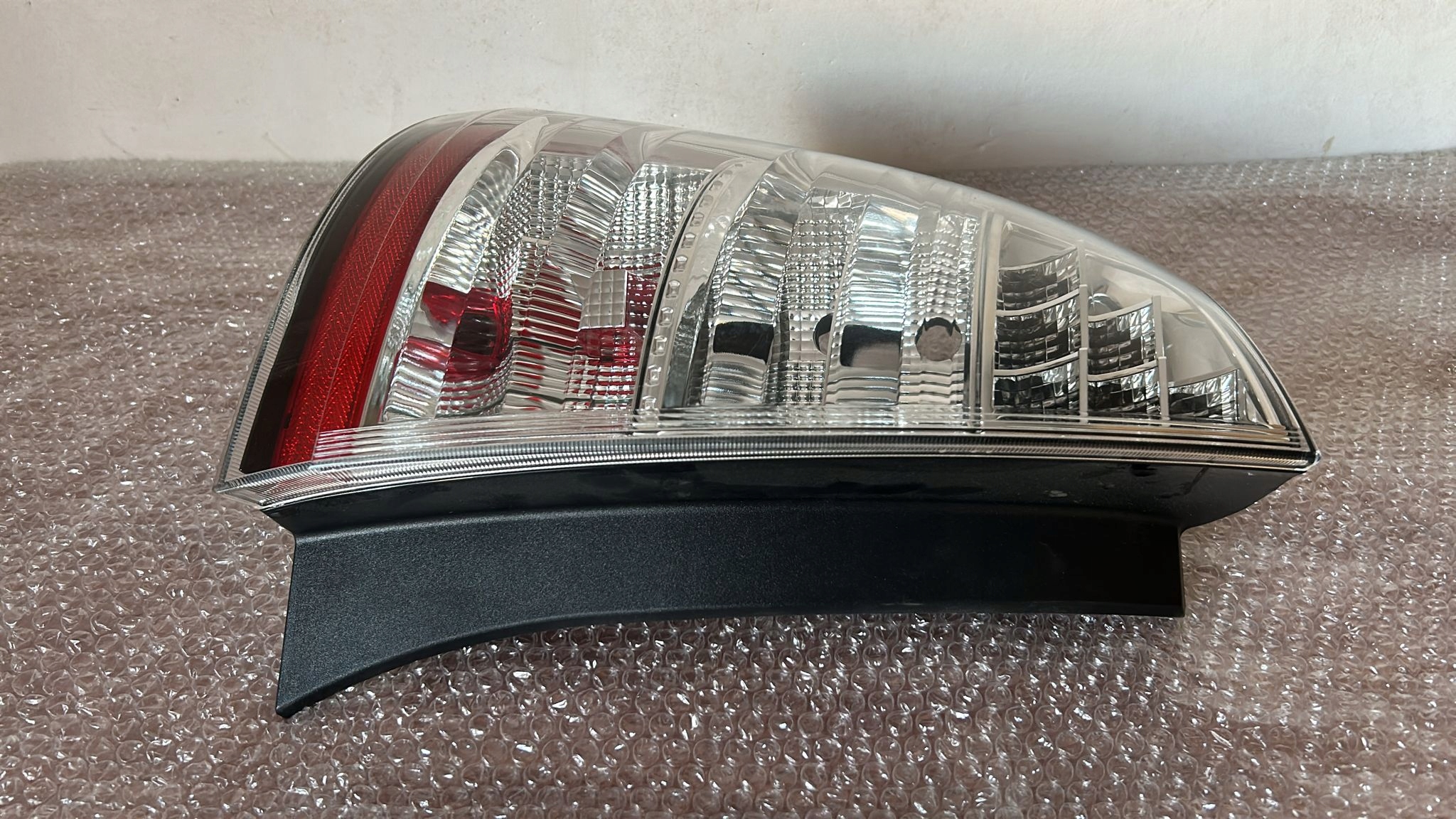 фонарь левый задний TOYOTA PRIUS II 05-09