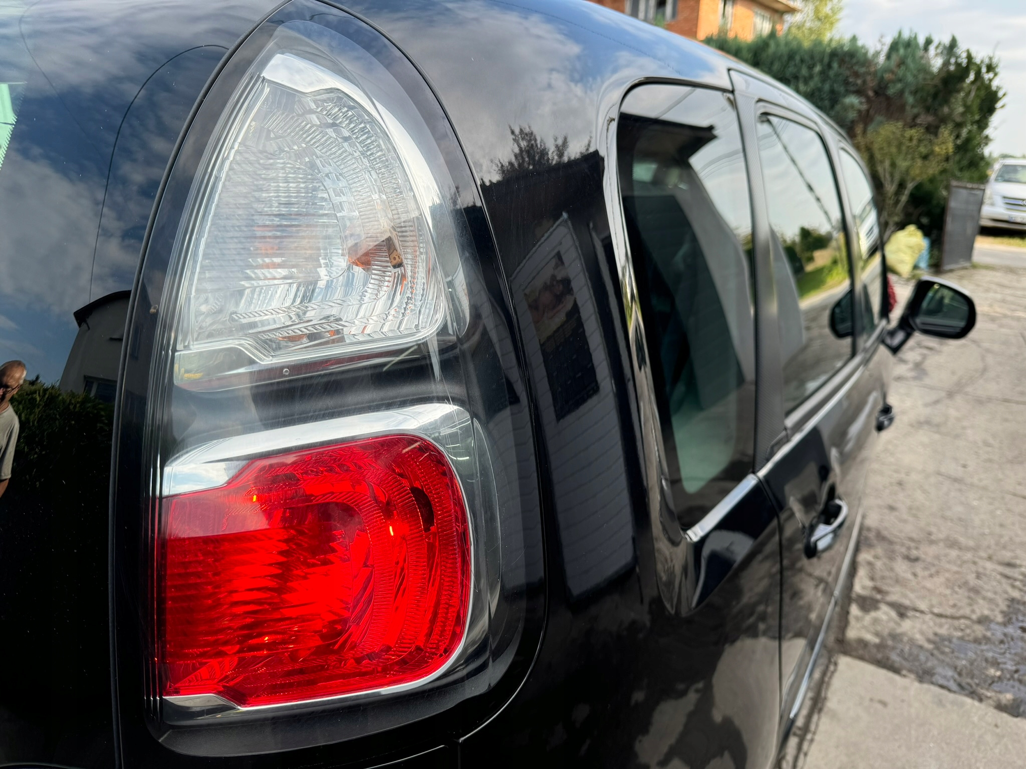 LAMPA PRAWA TYLNA TYŁ WKŁAD CITROEN C3 PICASSO 08- EUROPA