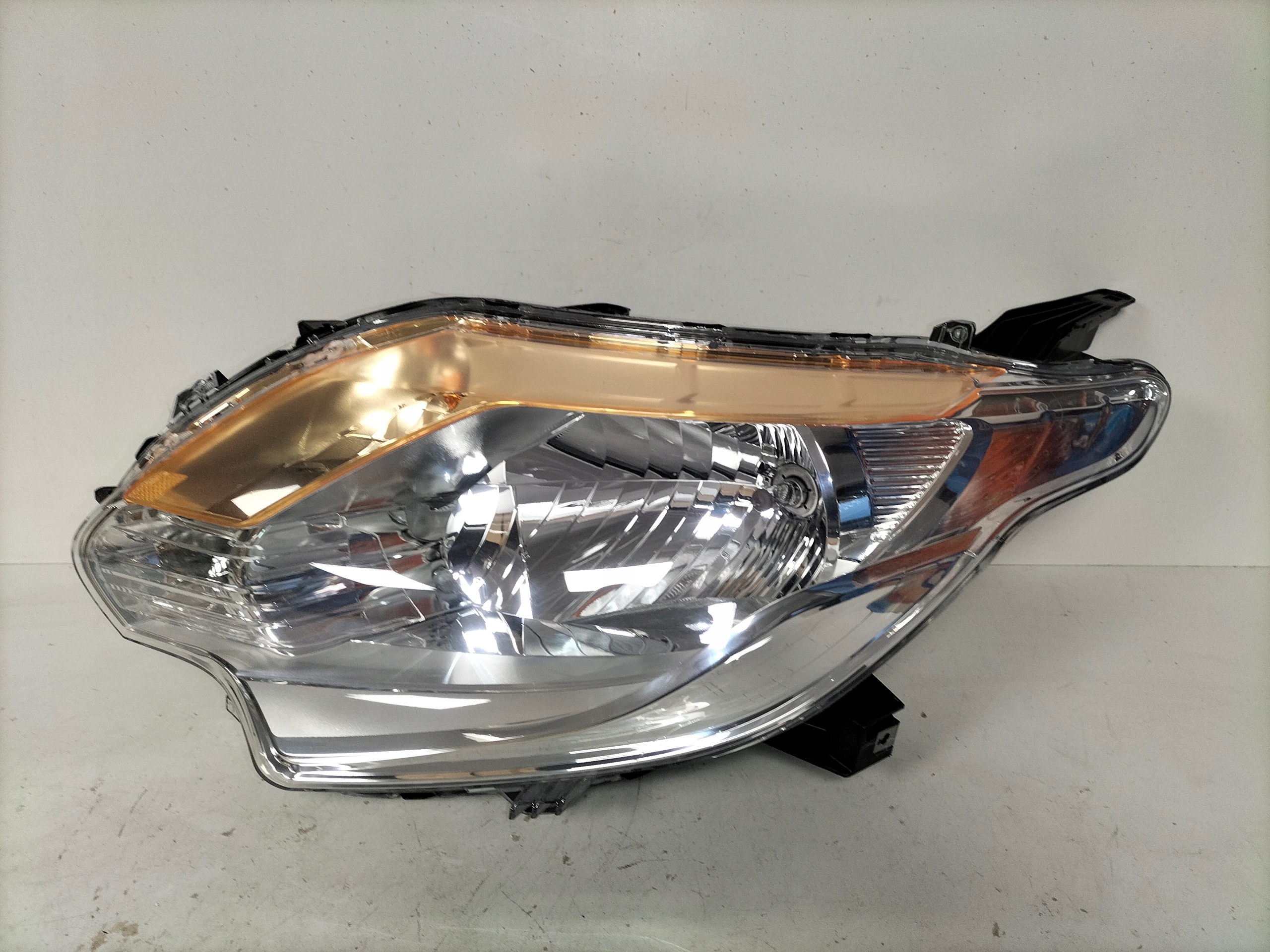 light front reflektor left MITSUBISHI L200 15-19 FIAT FULLBACK 16