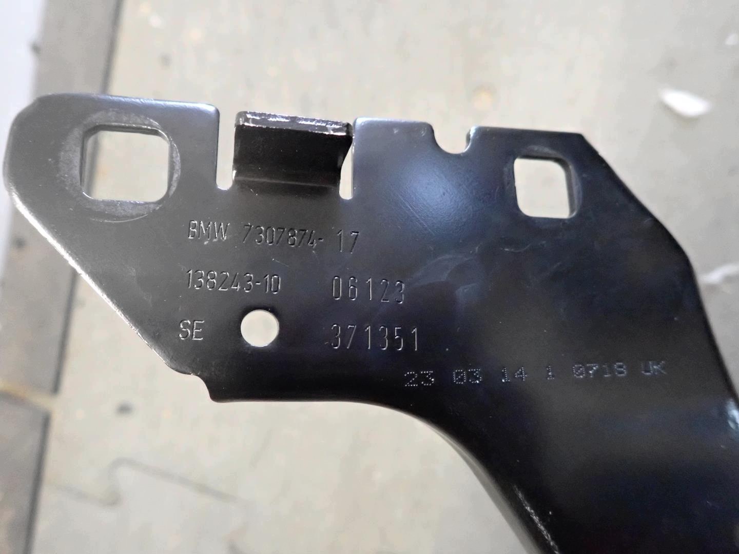 console supports right MINI COOPER F55 F56 2014- 7307874
