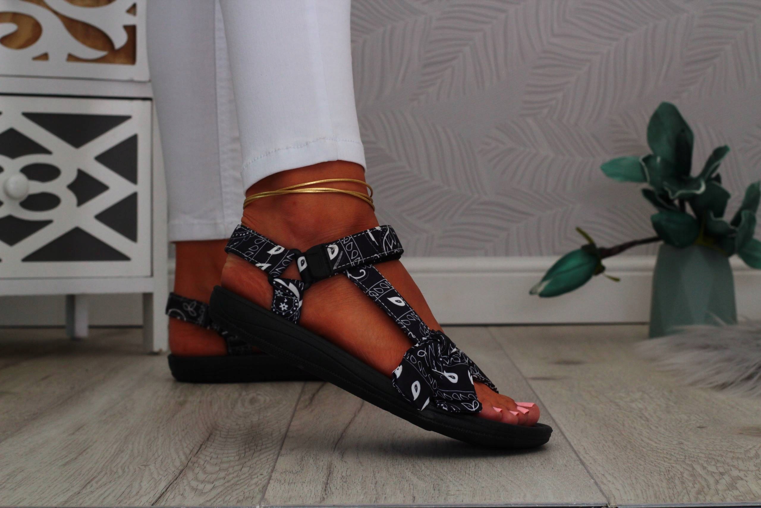 SANDAŁY DAMSKIE SPORTOWE NA RZEP Rozmiar 37