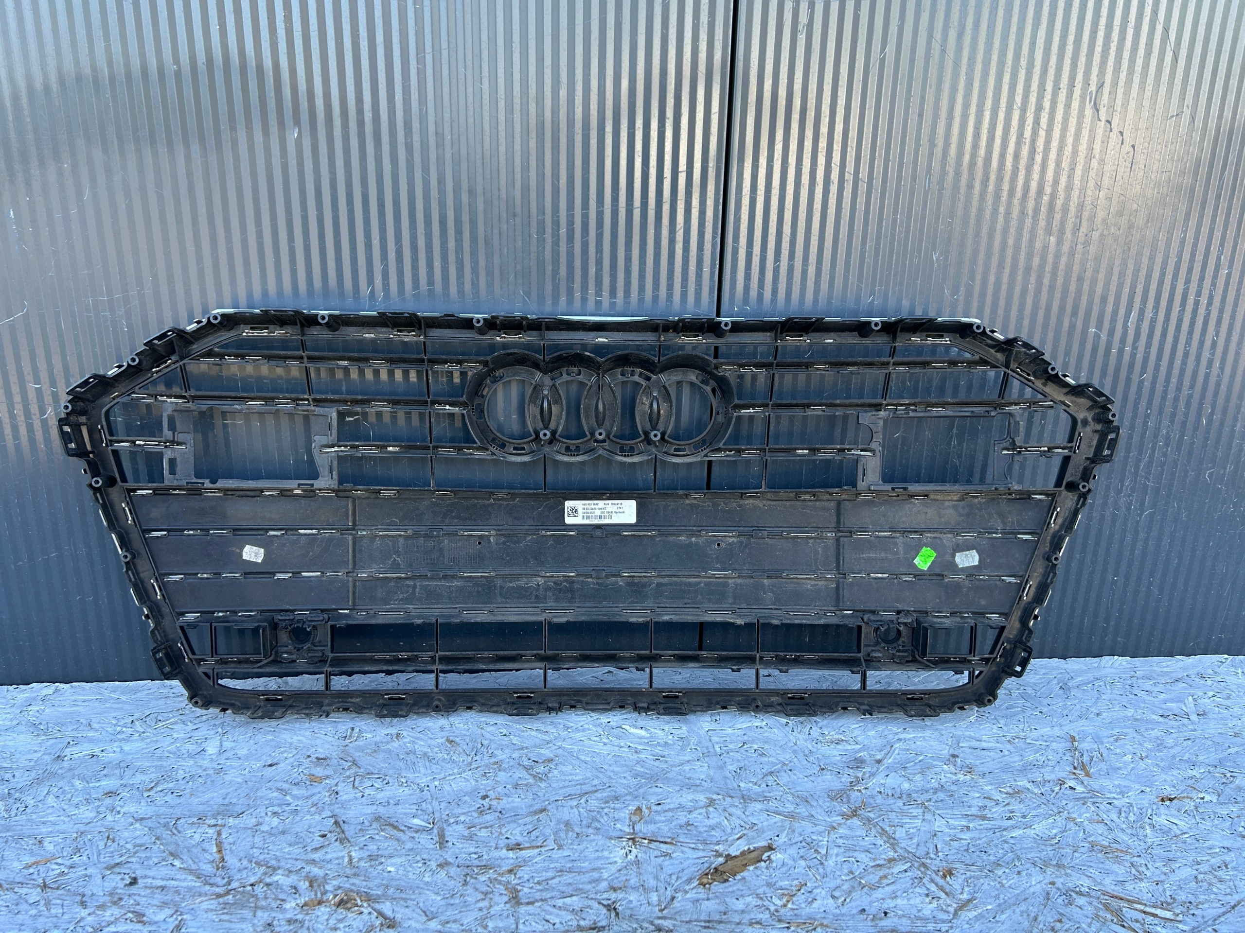 grill grill der stoßstange vorne AUDI A6 C8 4K0853651C