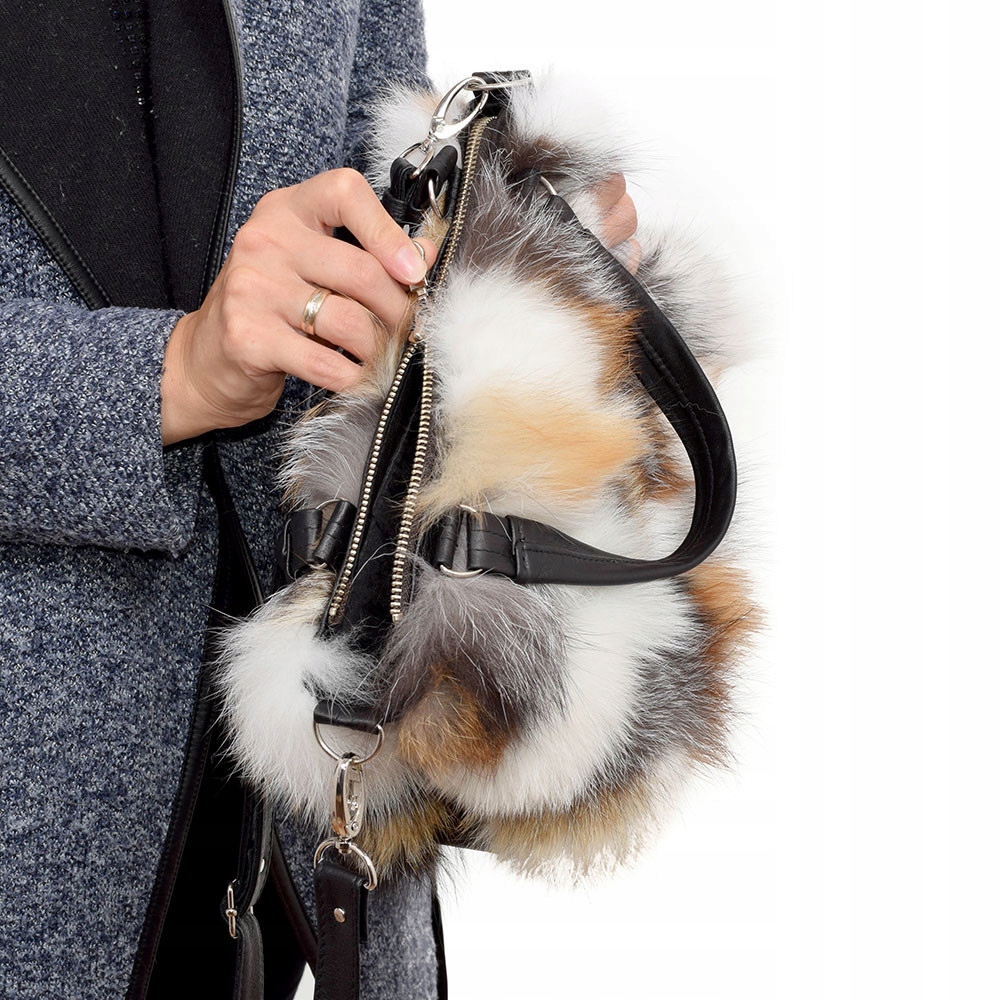 Futrzana torebka typu kuferek z futra lisa Wzór dominujący bez wzoru