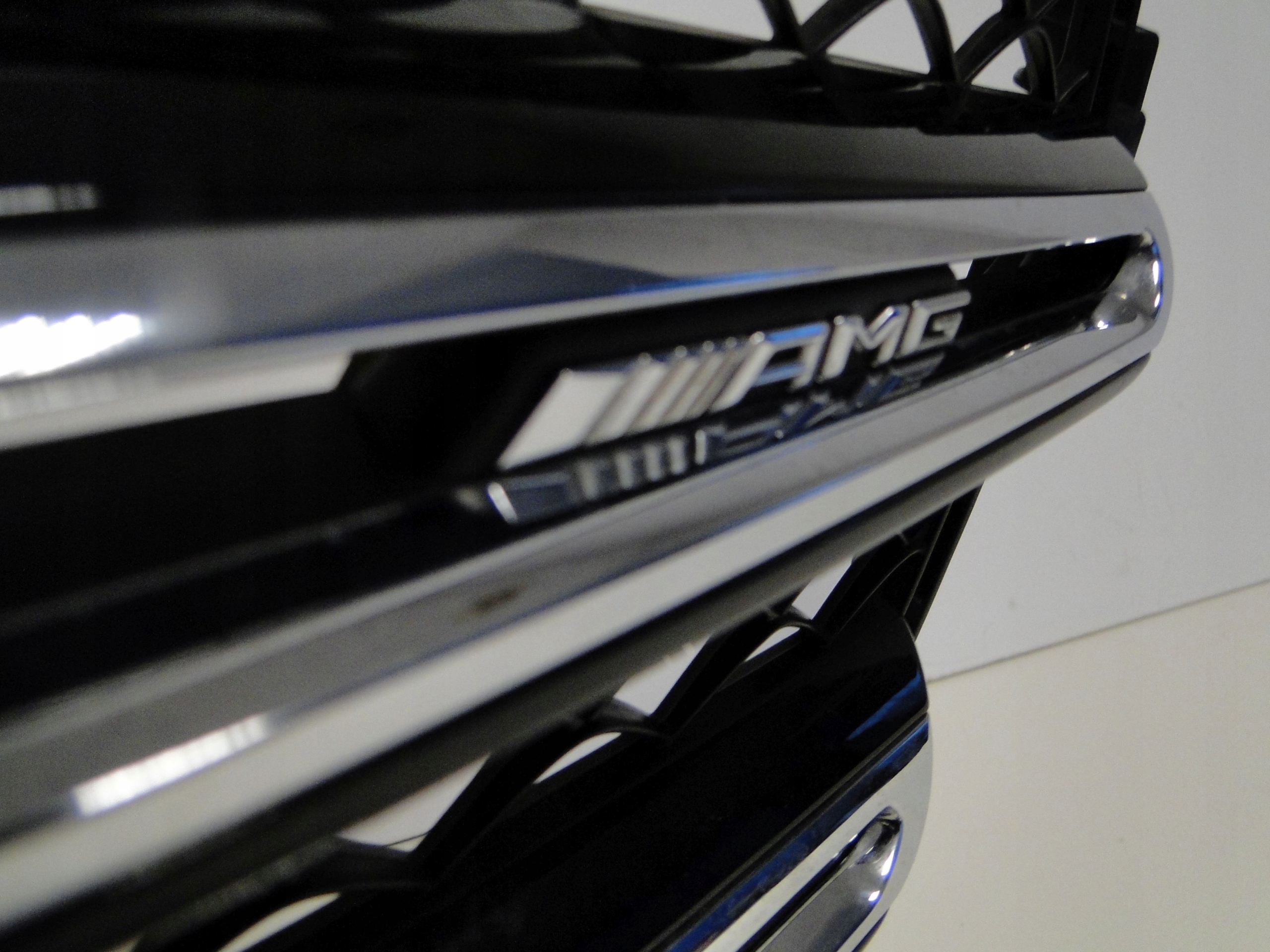 MERCEDES GLE W166 166 GRILL ATRAPA NA RADAR CZARNY AMG Kolor czarny