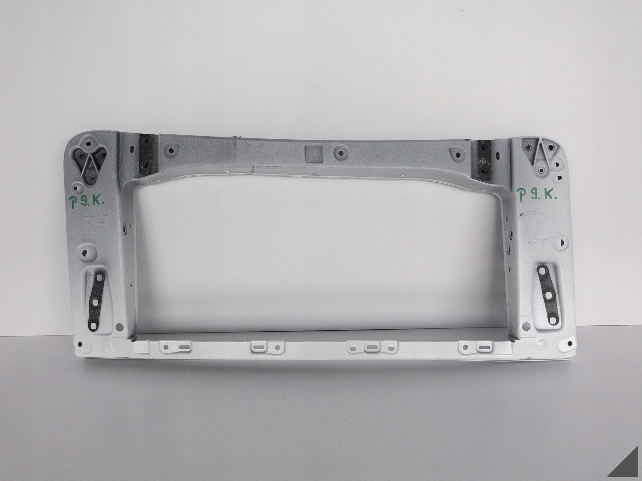 TESLA MODEL X 15- door support RAMA right rear part