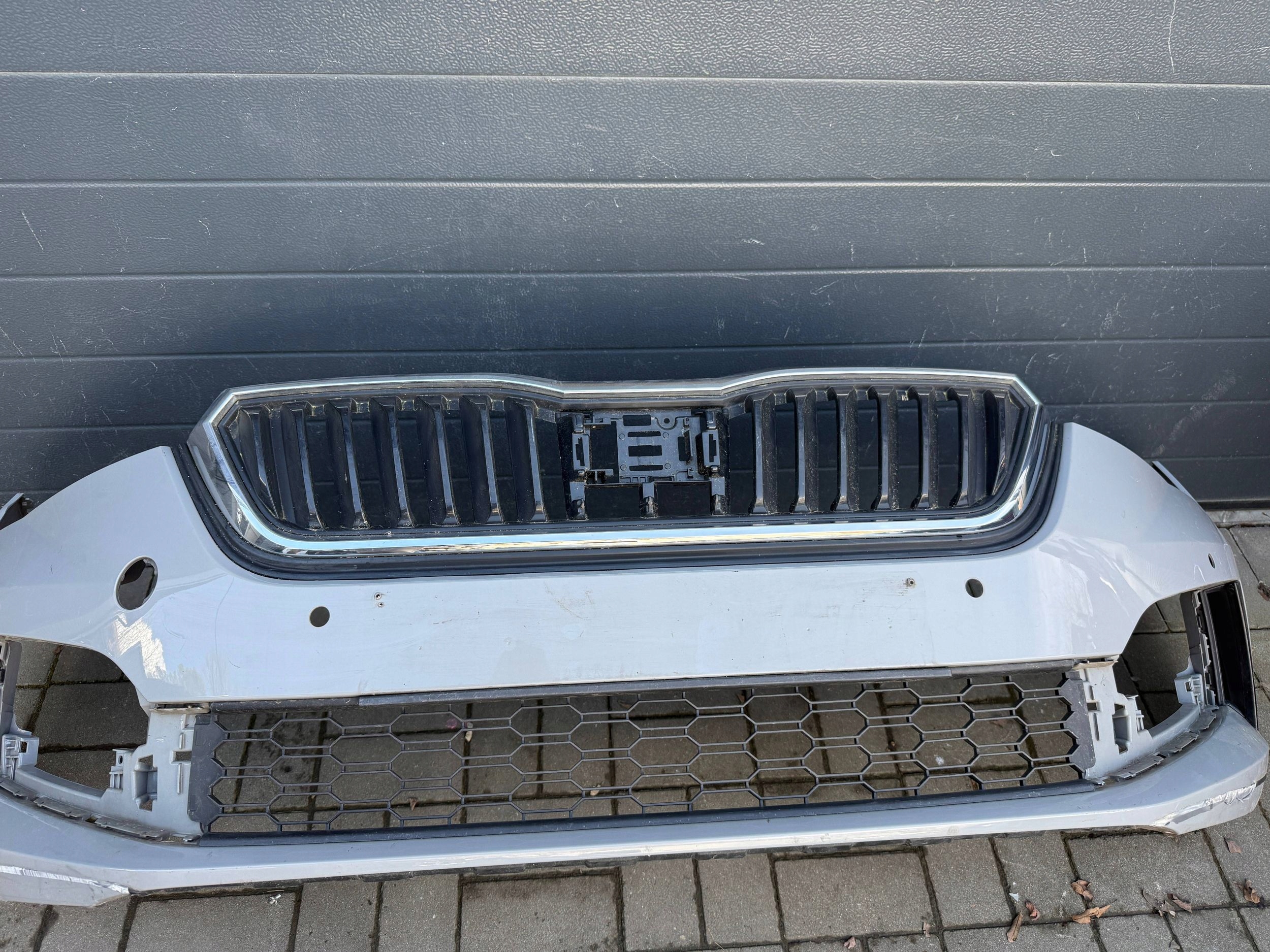 Skoda Scala 657 19- bumper front front