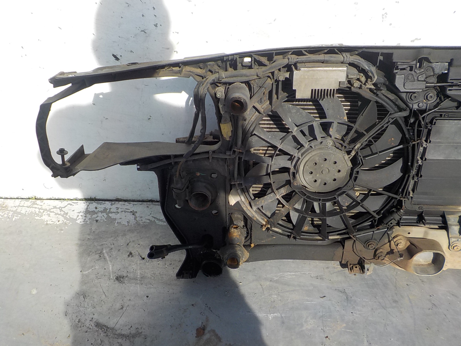 331 AUDI A4 B7 04-07r 2.0 TDI support panel for radiators radiator fan MANUAL
