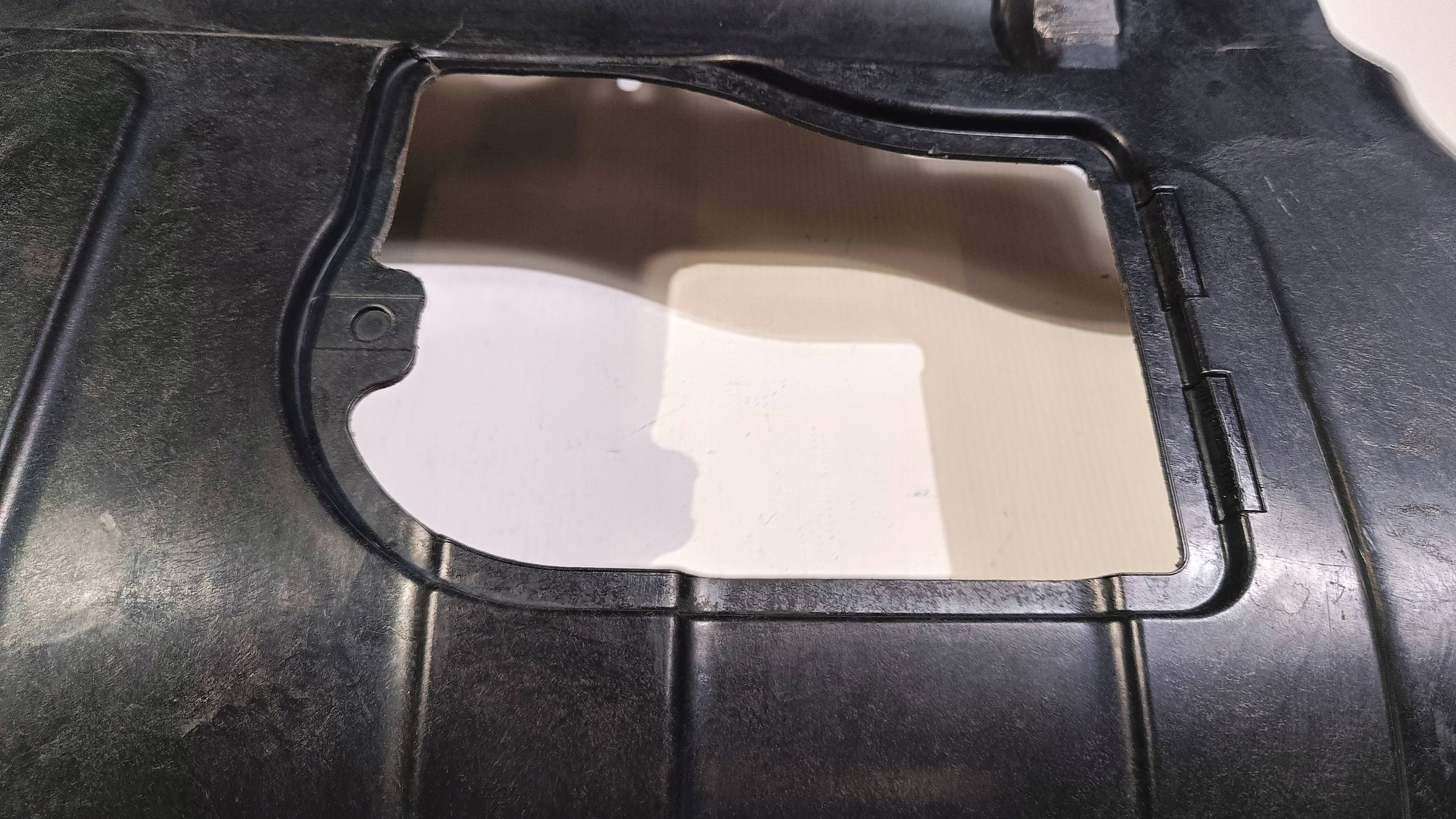 cover lower of the engine chassis Dodge Durango 2014