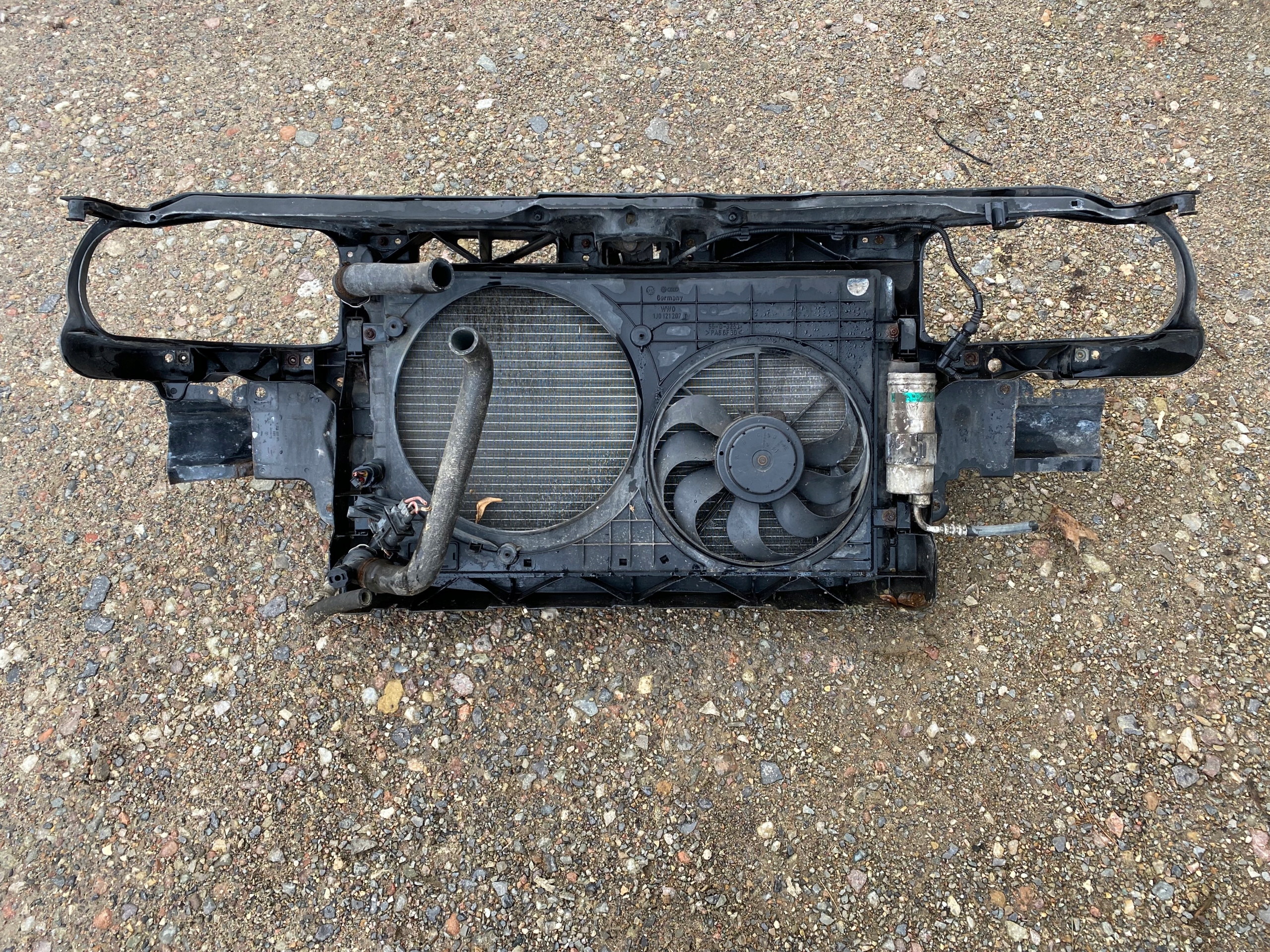 VW GOLF IV chladič vody napínací pás ventilátor 1J0