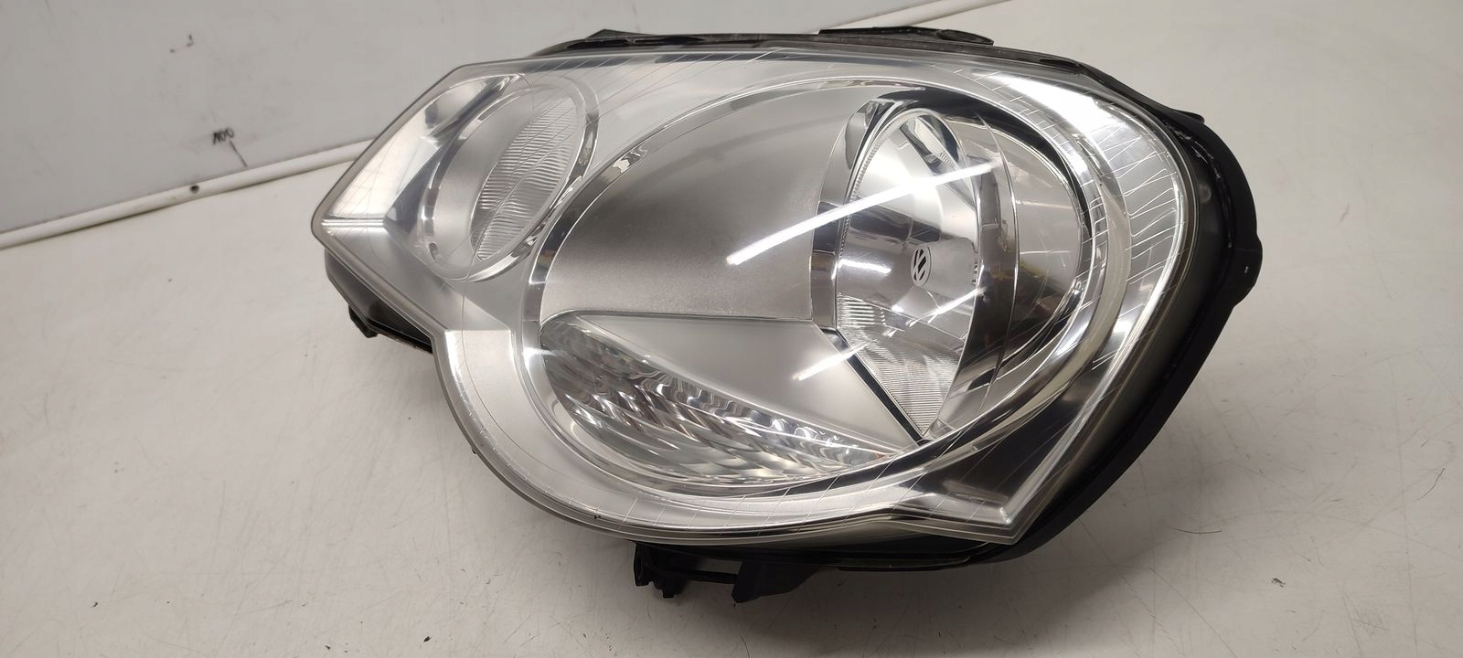 light front front left VW Polo 9N LIFT