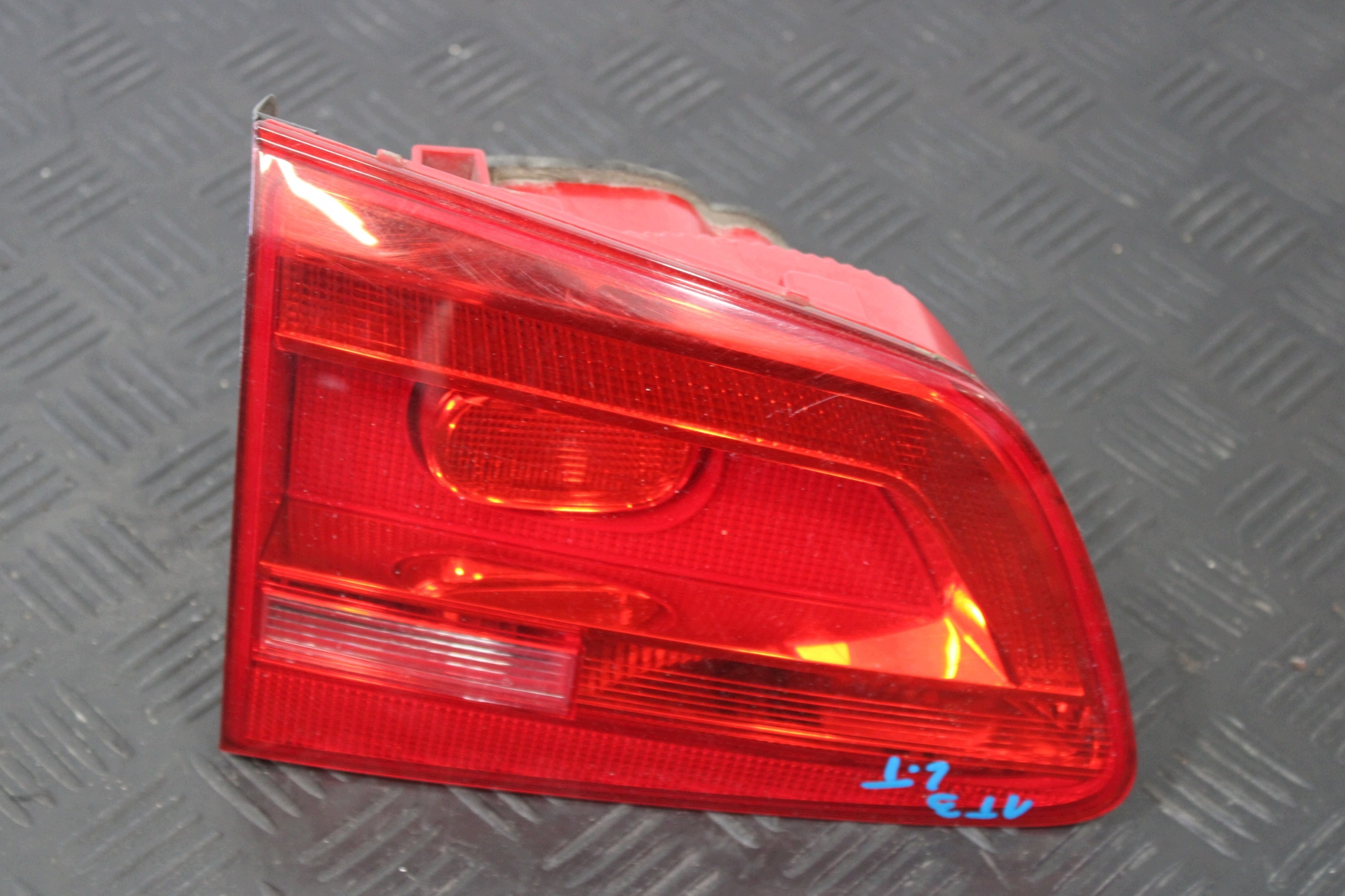 light bonnet boot left rear part VW TOURAN 1T3 1T0 LIFT