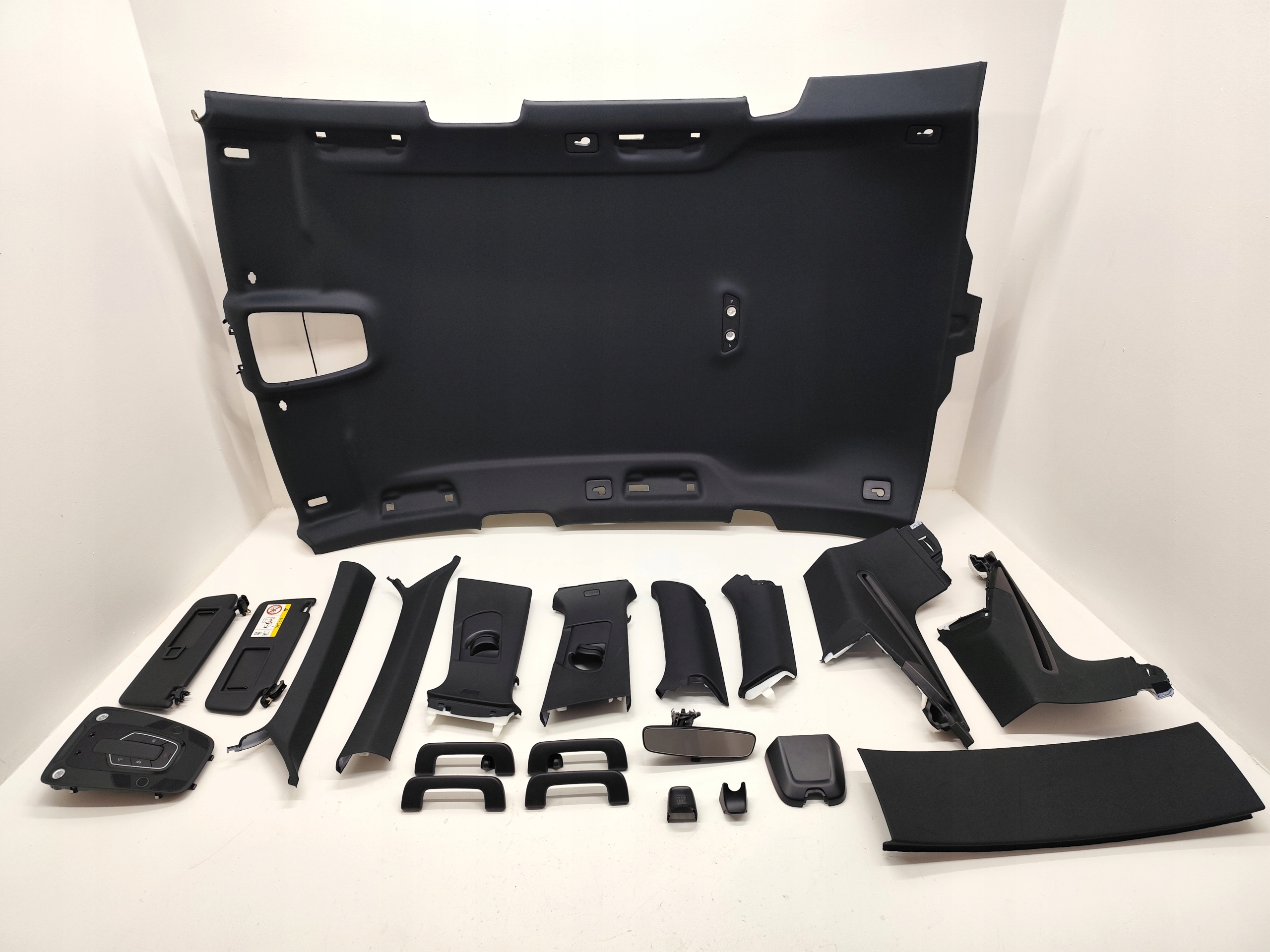 AUDI A4 B9 AVANT S-LINE PODSUFITKA CZARNA KOMPLET