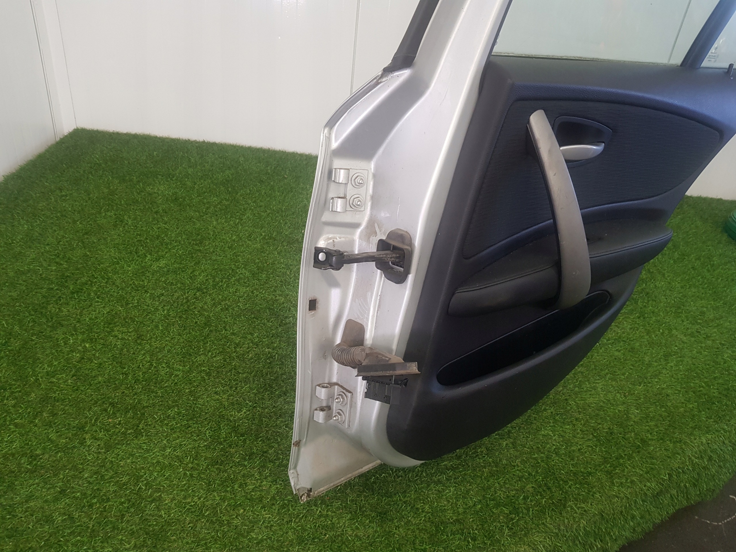 ajtó jobb hátsó BMW E87