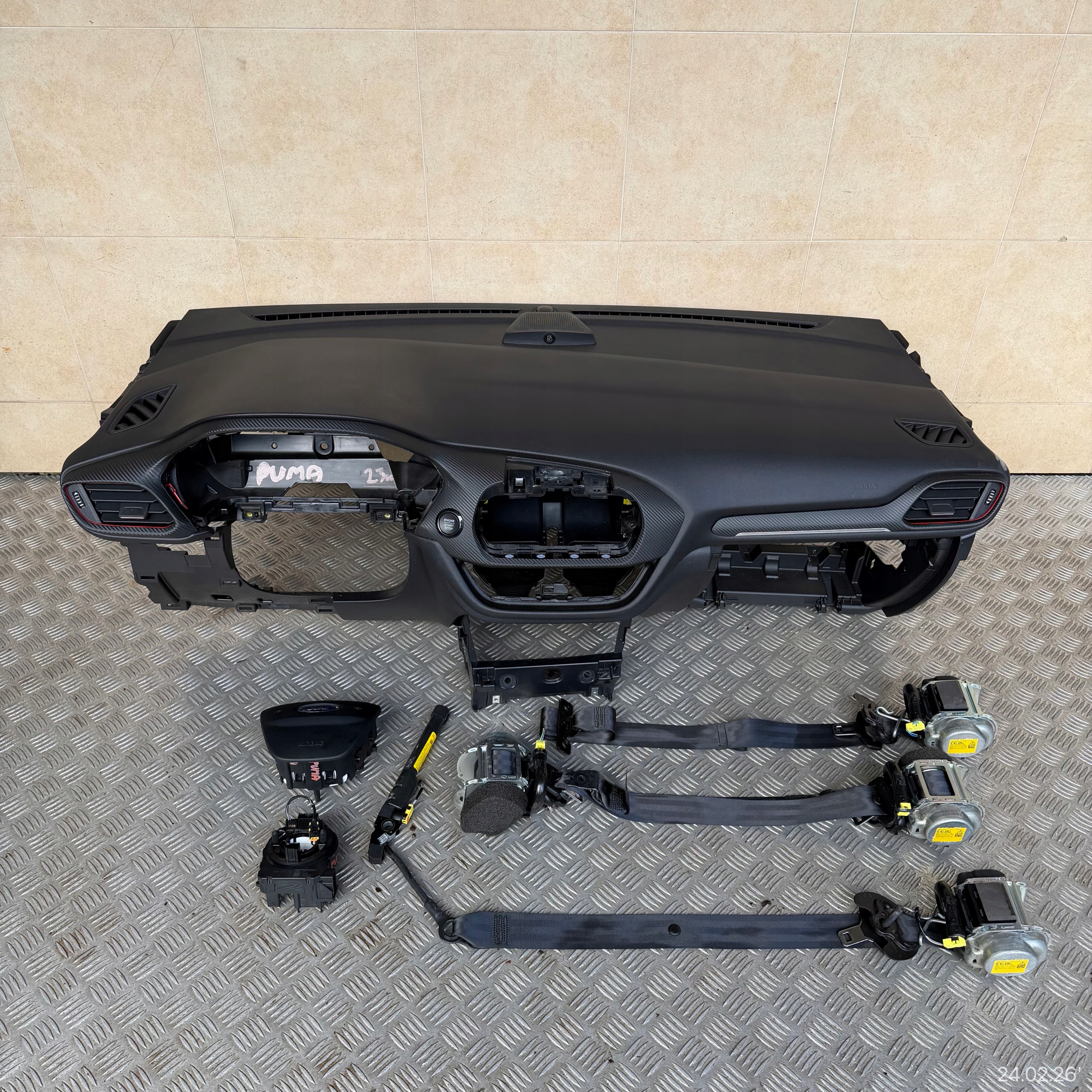 dashboard complete airbag console tension belts cockpit FORD PUMA II ST-LINE 2023 ROK
