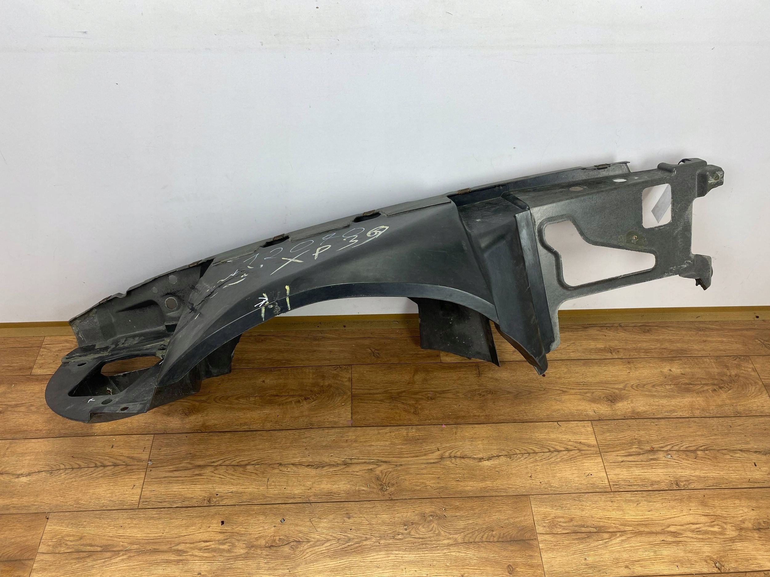 quarter front mudguard fender left front Chevrolet Corvette C6 2005