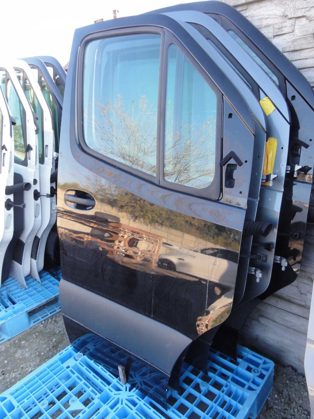 DRZWI PRZEDNIE PRAWE MERCEDES SPRINTER 907 910 Numer katalogowy części DRZWI PRAWE PRZÓD 907 910