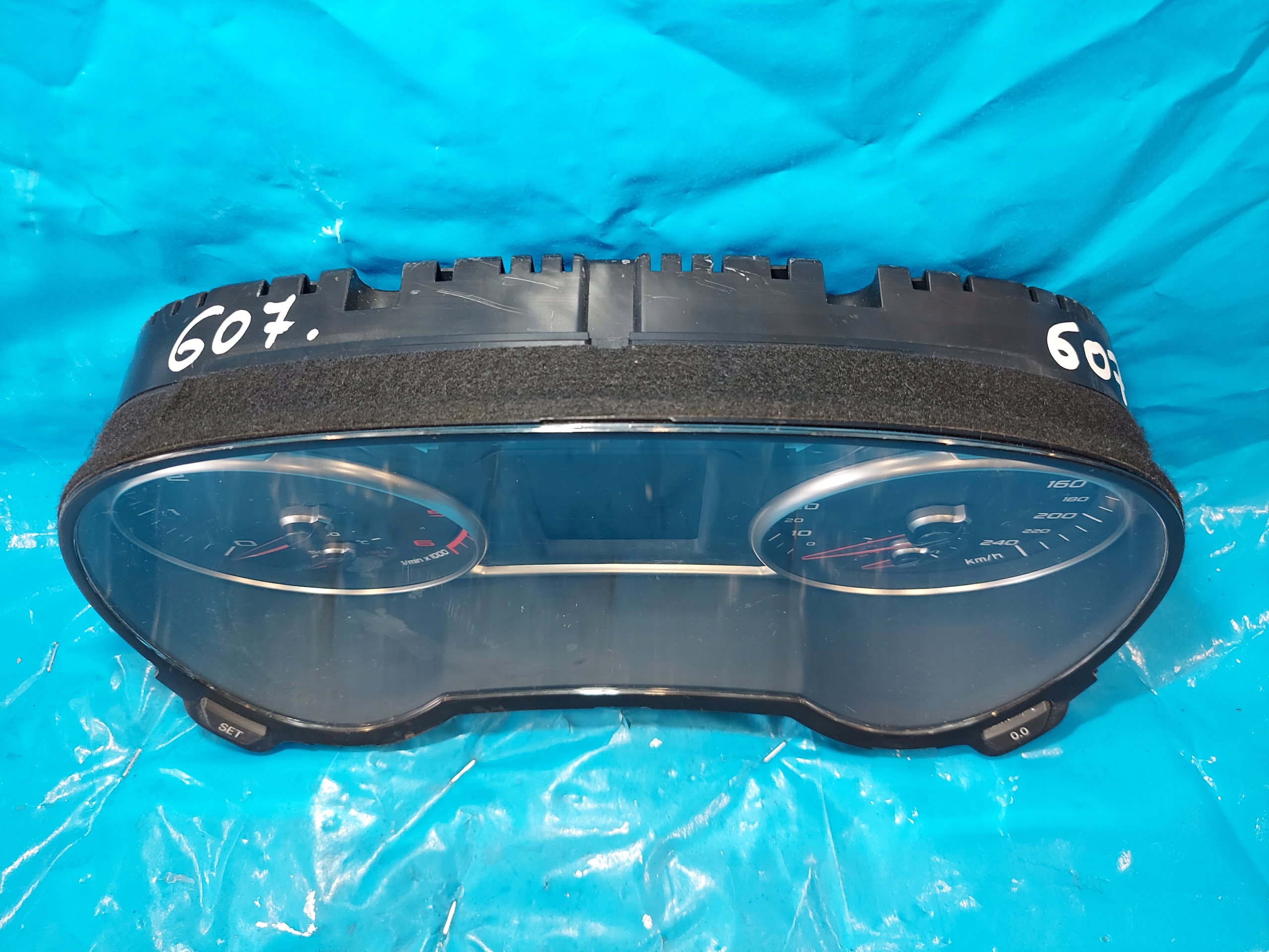 dials clock AUDI A1 2011 R 1.6 TDI 8X0920930D