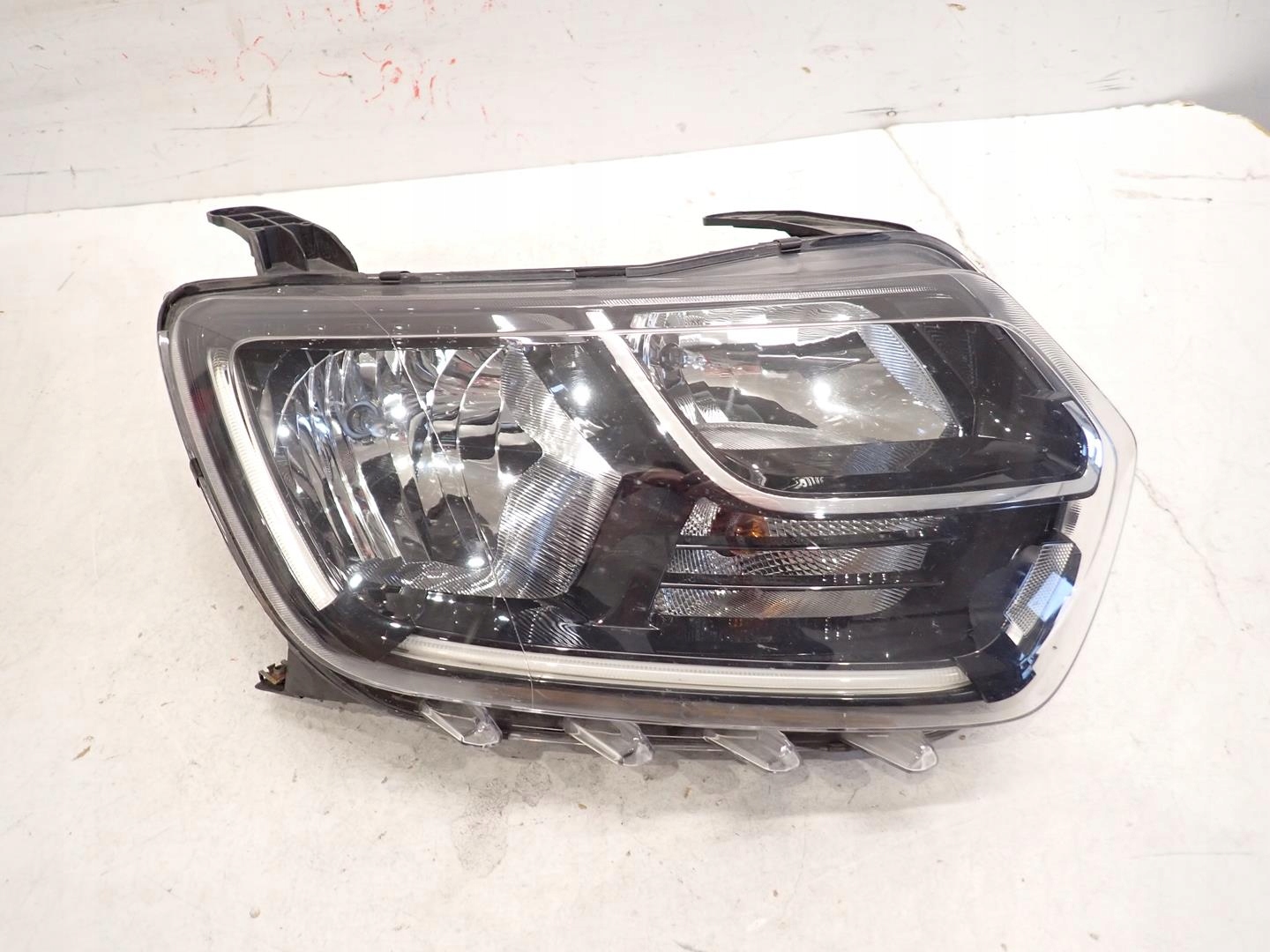 light front front right DACIA DUSTER II 2018- 260101133