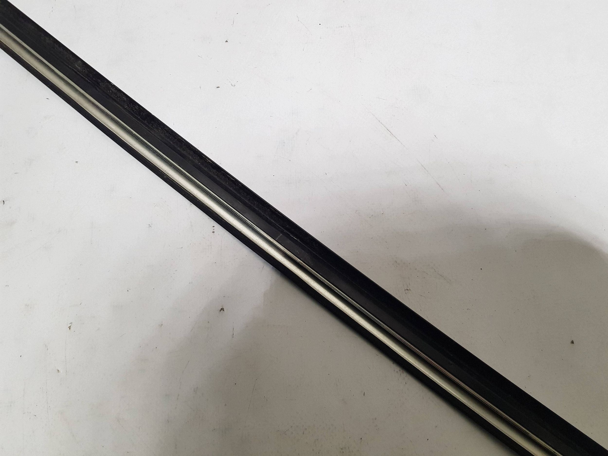 moulding door dust CHROM right front MERCEDES CLK W209 C209