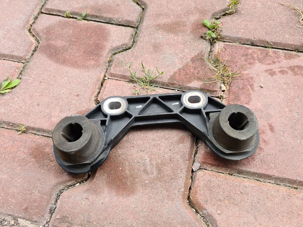 Вішалка вихлопу задня задня Opel Insignia b 23156335