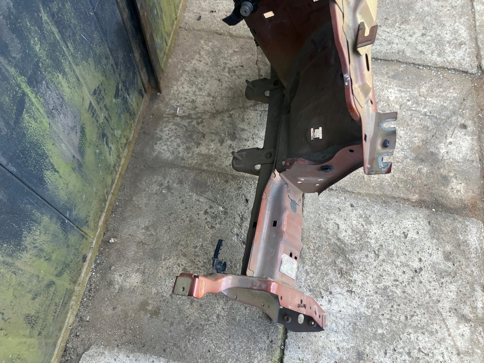 quarter left front PEUGEOT 3008 II ELGD