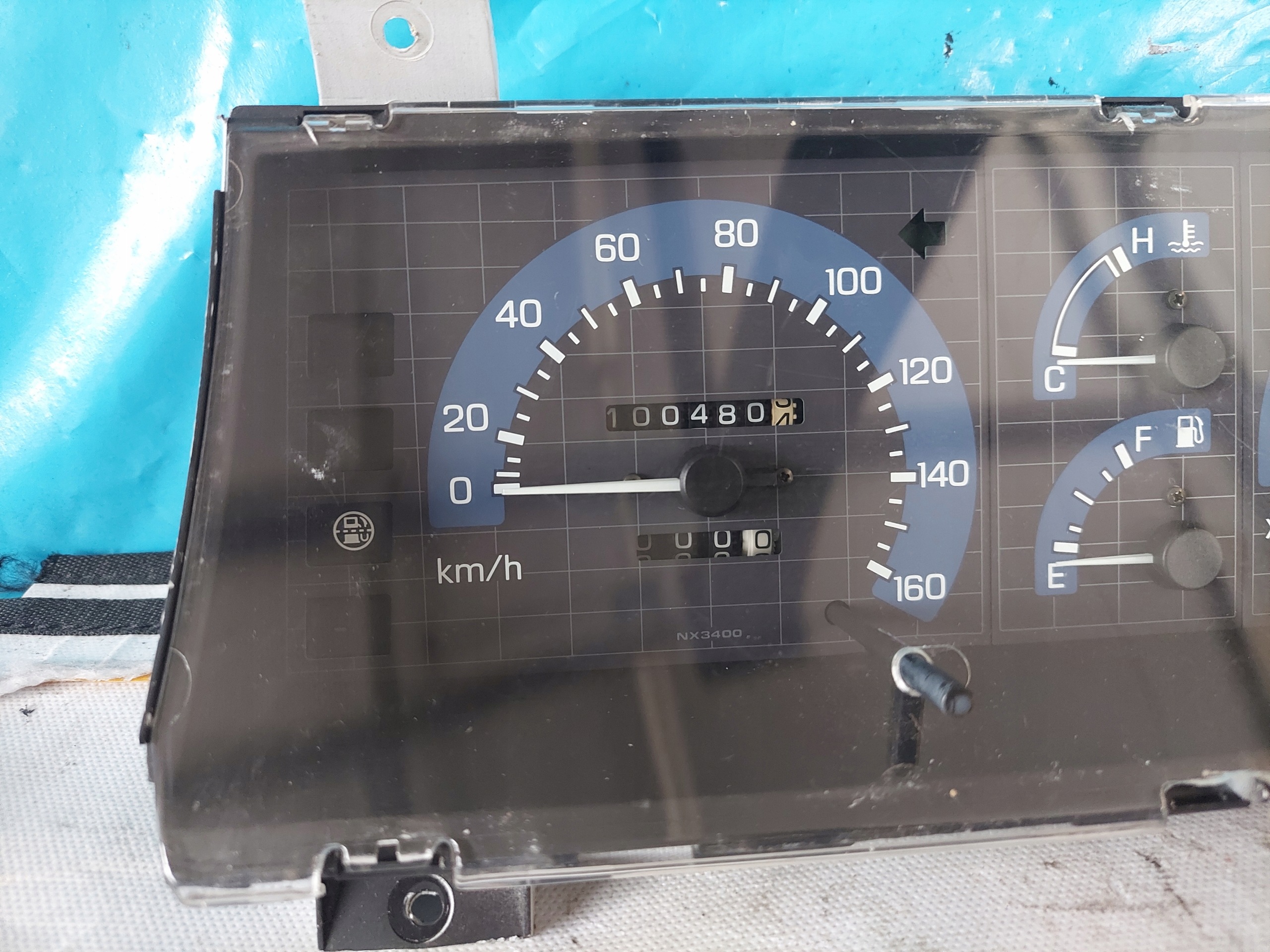 dials clock NISSAN VANETTE 2.4 and 1992R NX4715