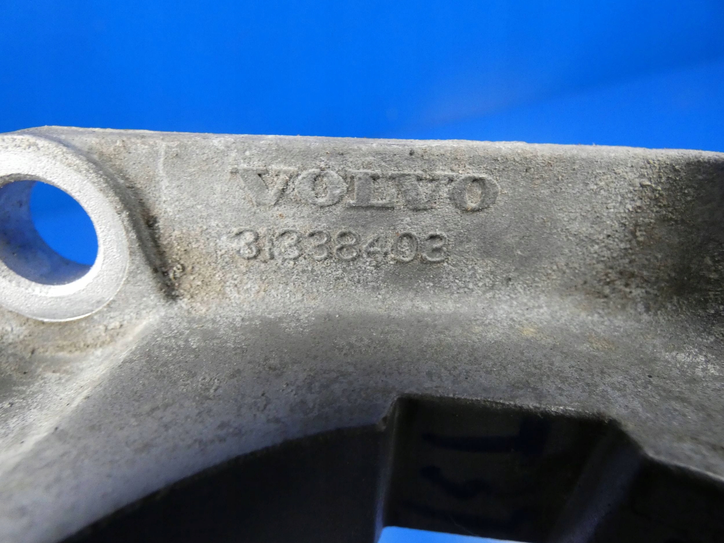 VOLVO XC90 II 2.0 T8 držač drška POMPY vode