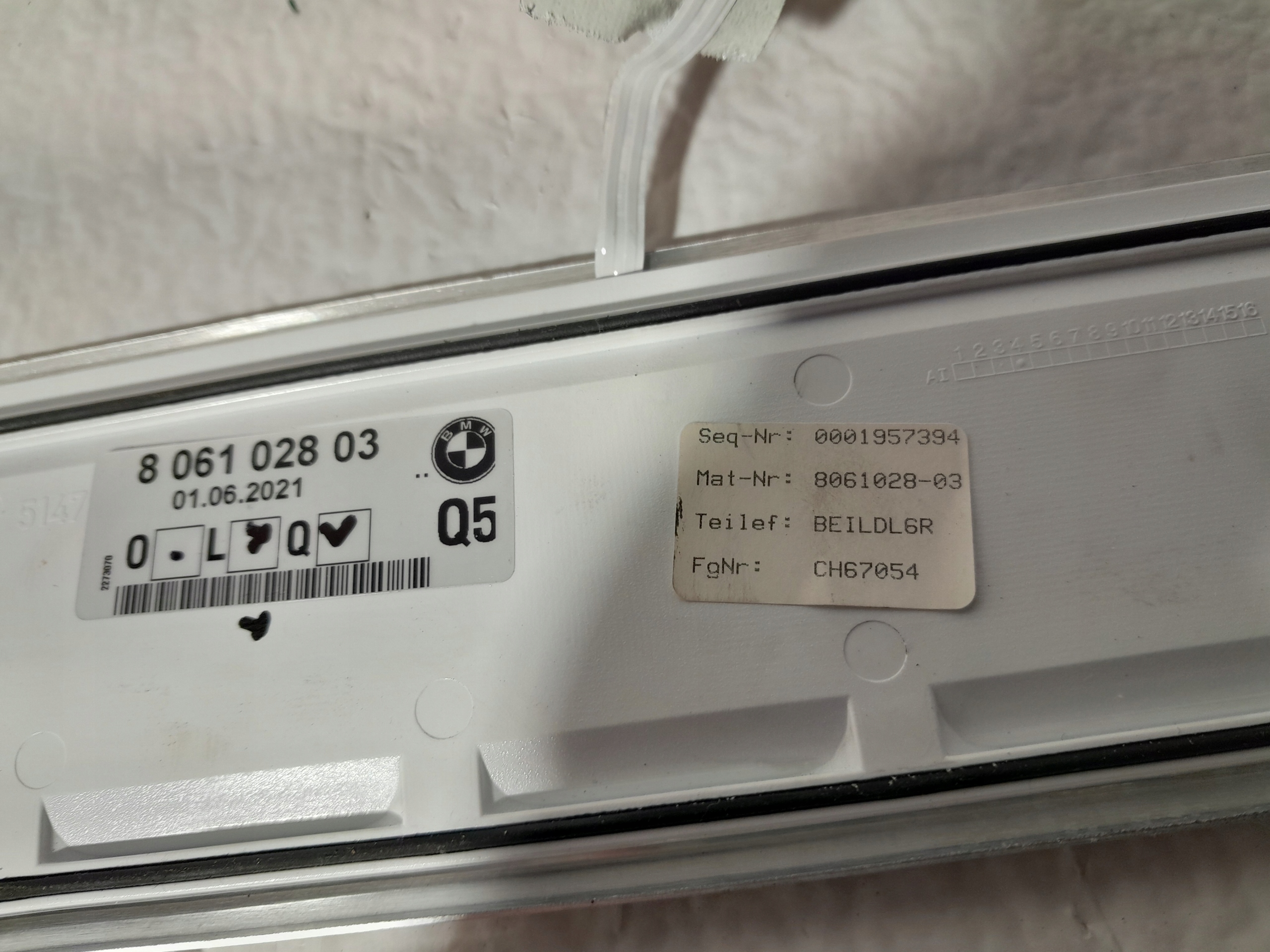 BMW 7 G11 LCI moulding threshold LED m-packet 8061028