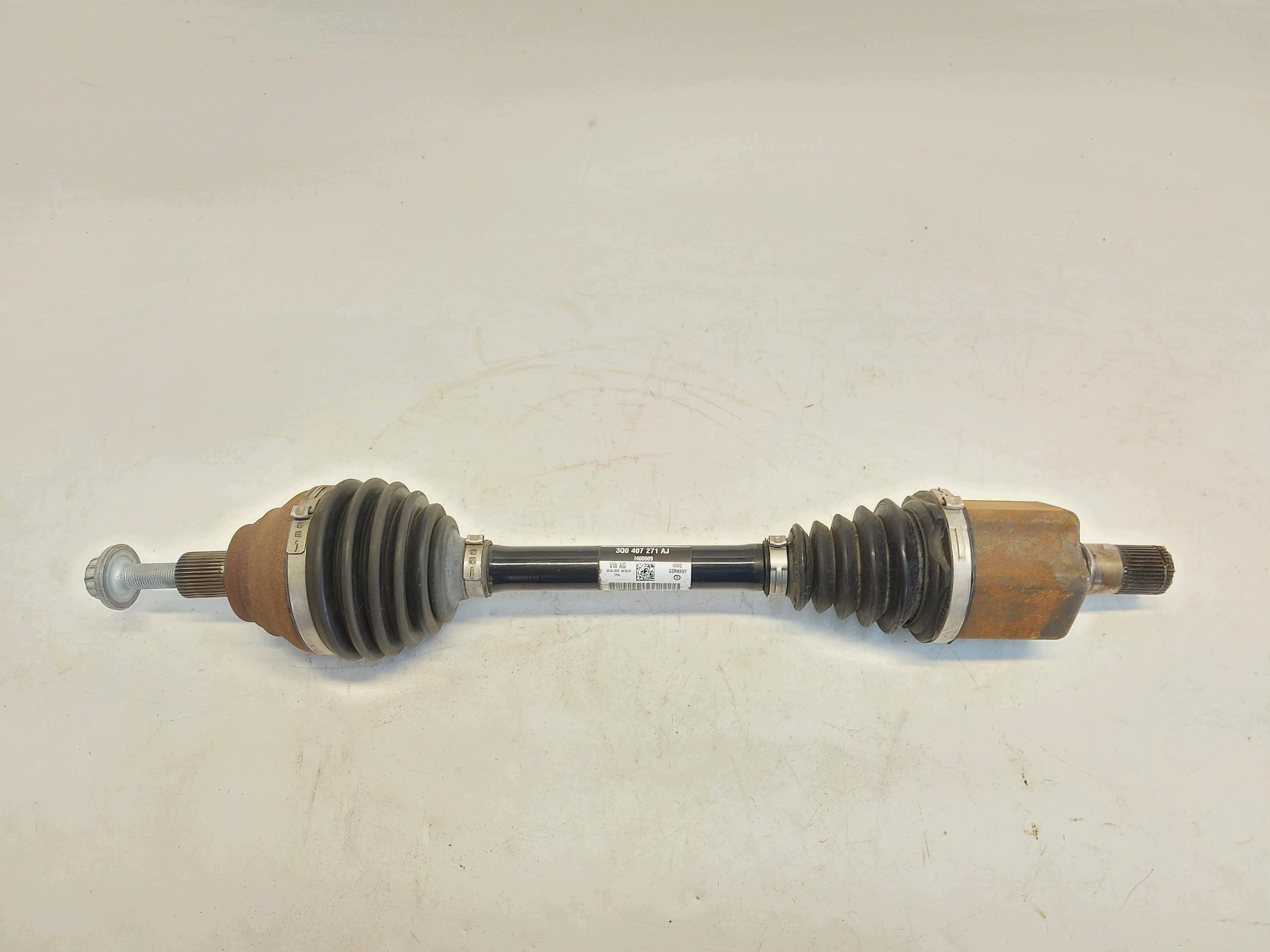VW Passat R B9 3J0 2025r semi-axis semi-axis left front 1.5e-tsi 3q0407271aj