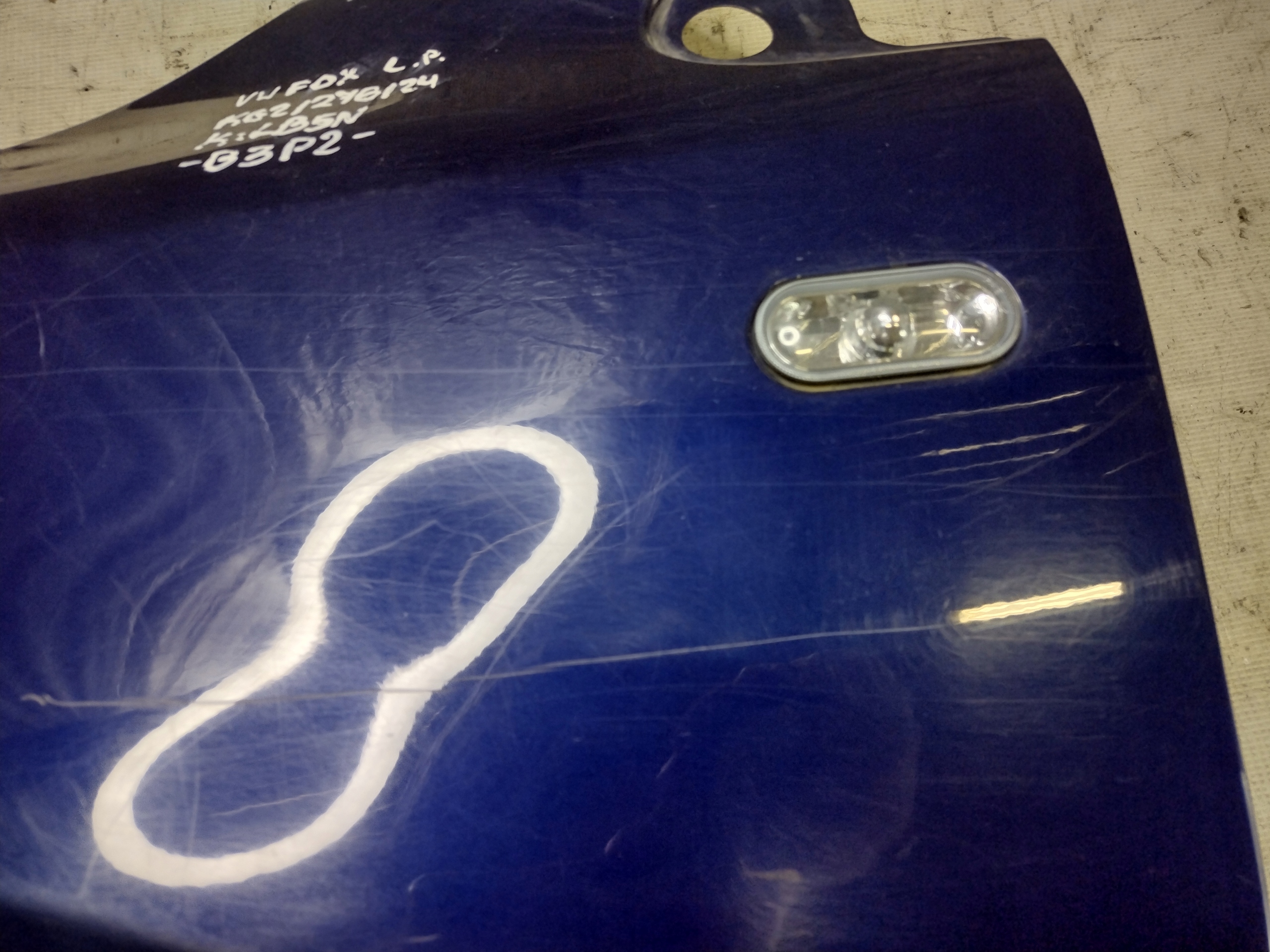 fender left front Volkswagen Fox k: LB5N