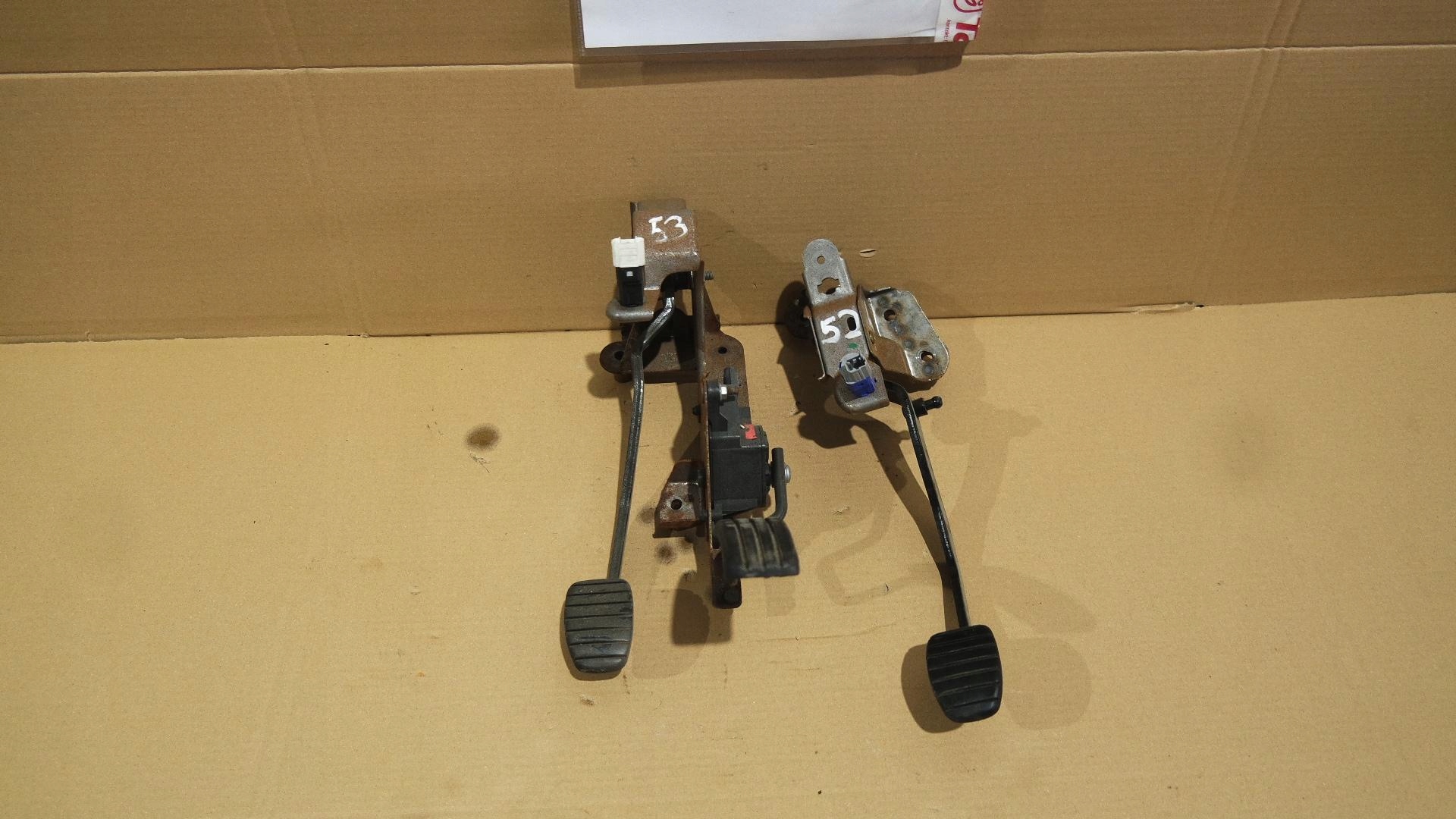 PEDAŁ PEDAŁY GAZU HAMULCA SPRZĘGŁA RENAULT CLIO III Typ samochodu Samochody osobowe