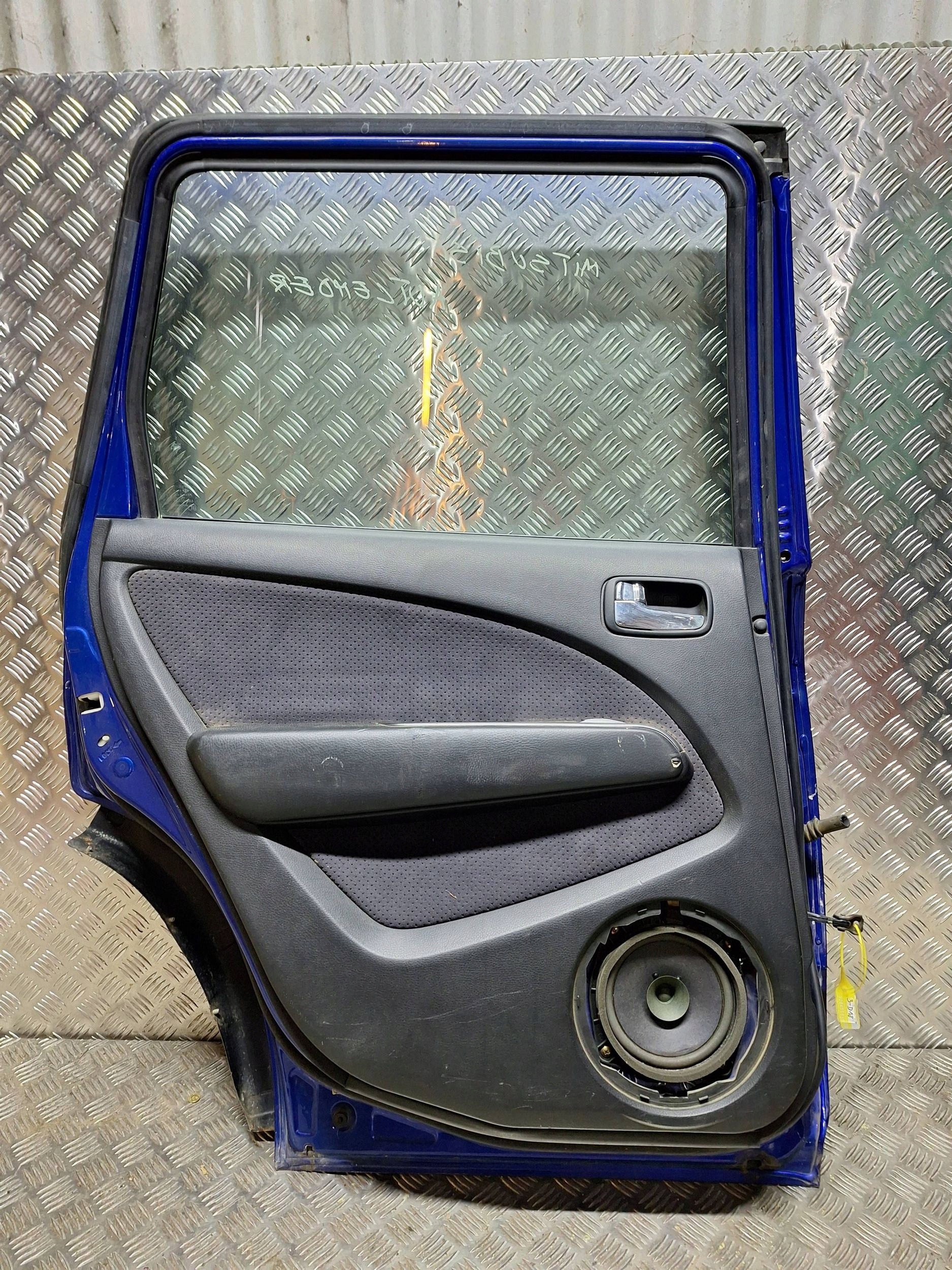 door left rear part MITSUBISHI OUTLANDER and 03-06 complete