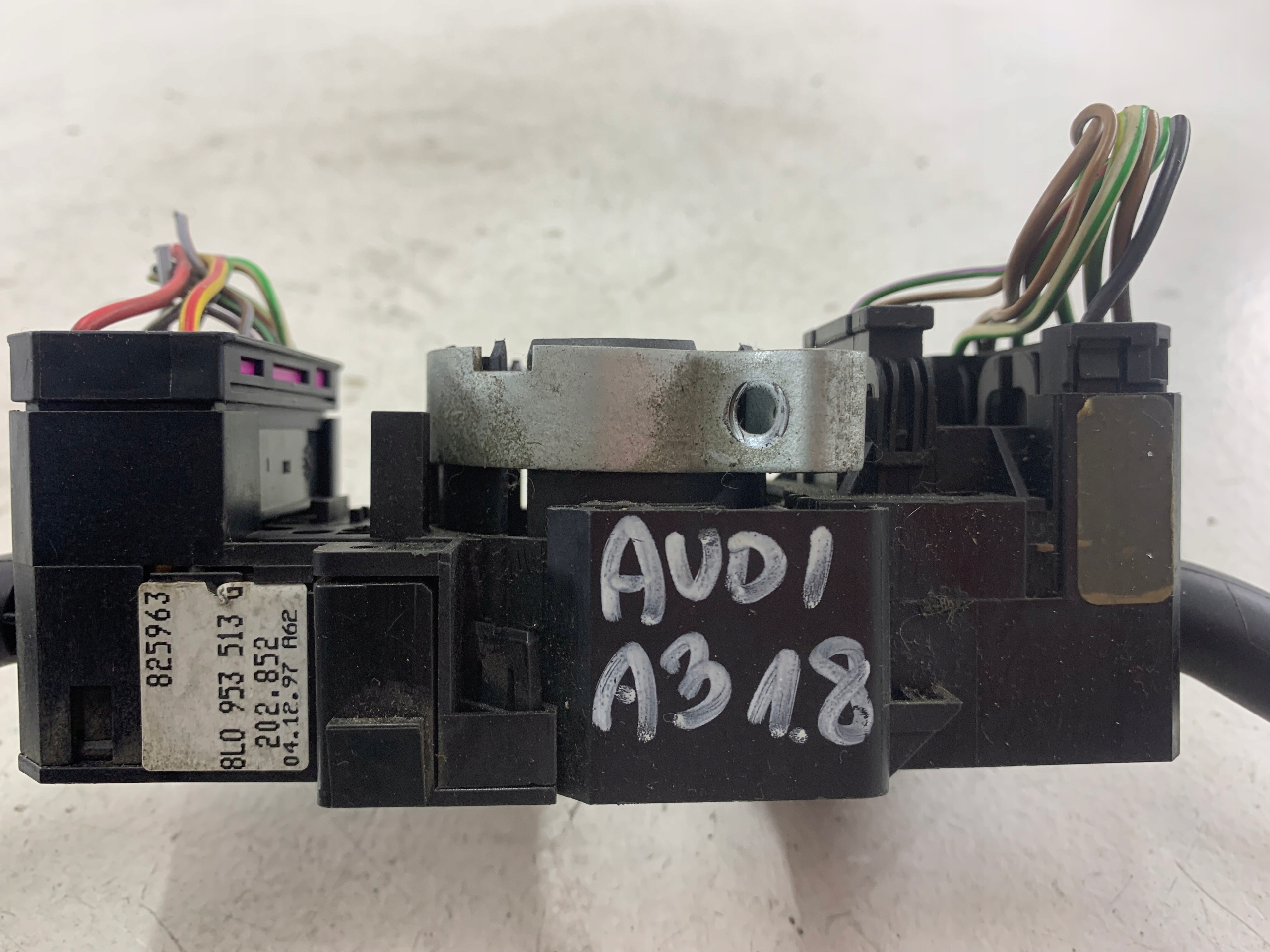AUDI A3 8L VW GOLF IV commande levier commodo sous volant 8L0953513