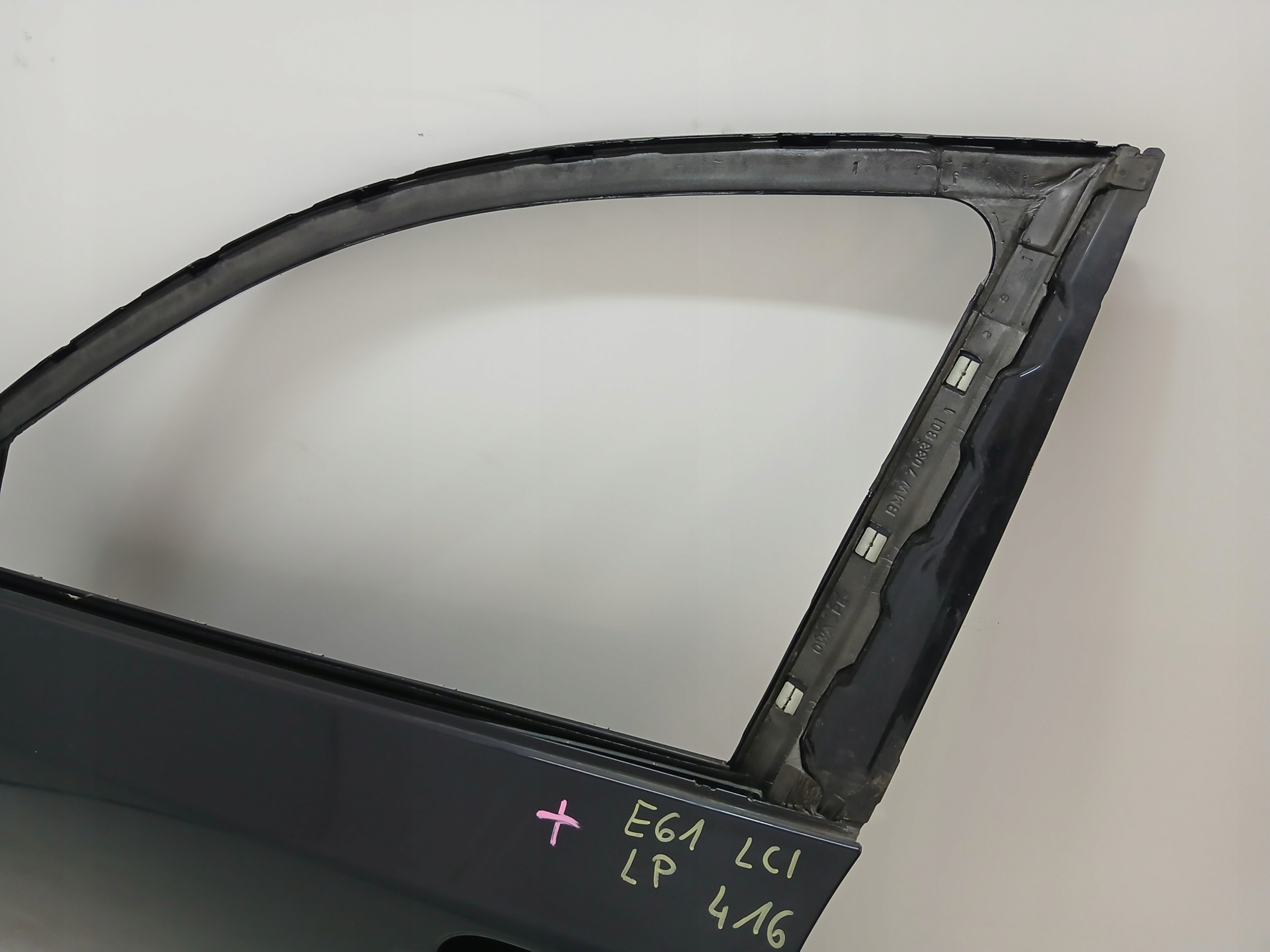 dveře levý předek přední BMW E60 E61 CARBONSCHWARZ