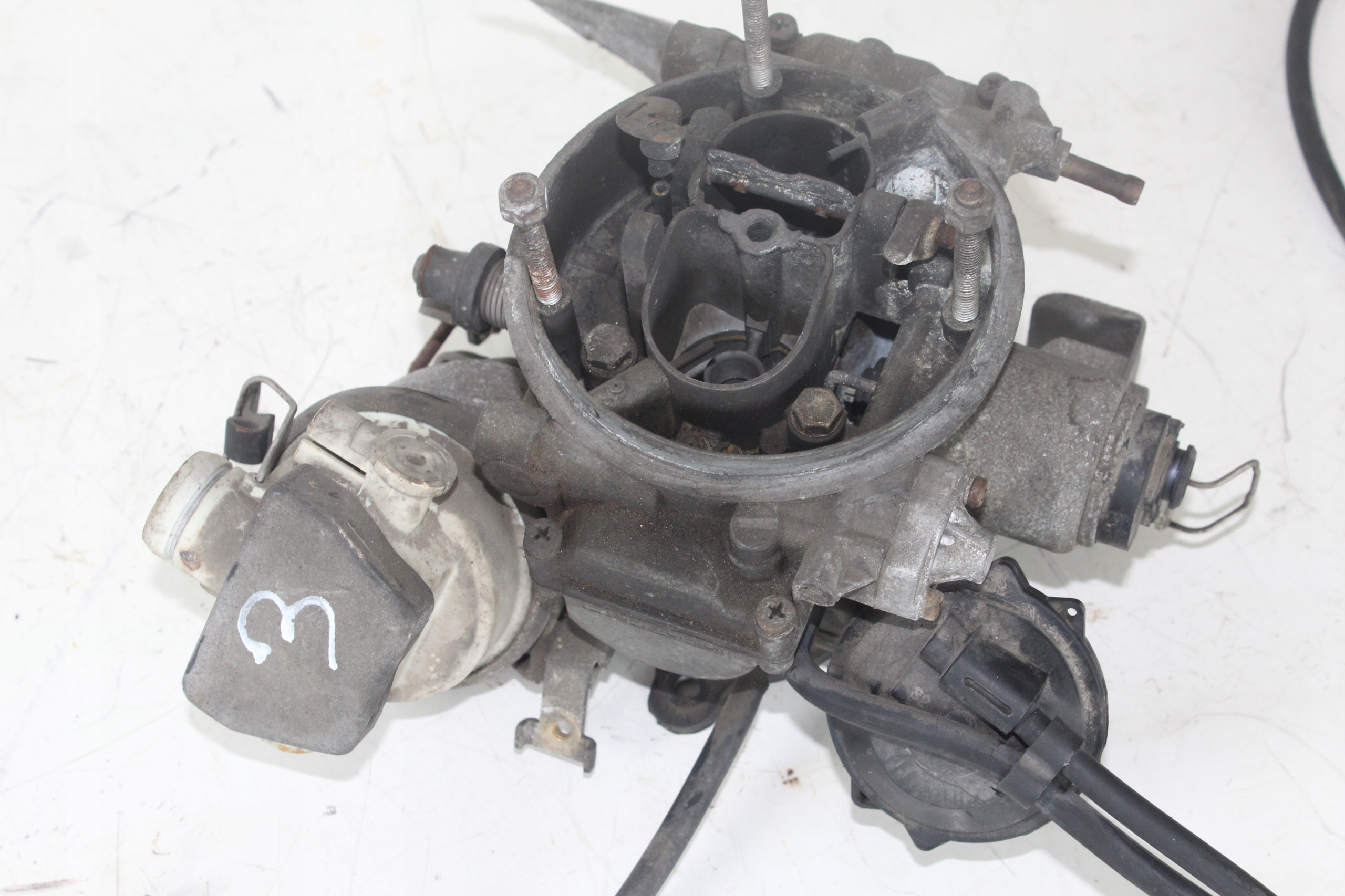 GAŹNIK PIERBURG 2BE BMW E21 E28 E30 1.6 1.8 B