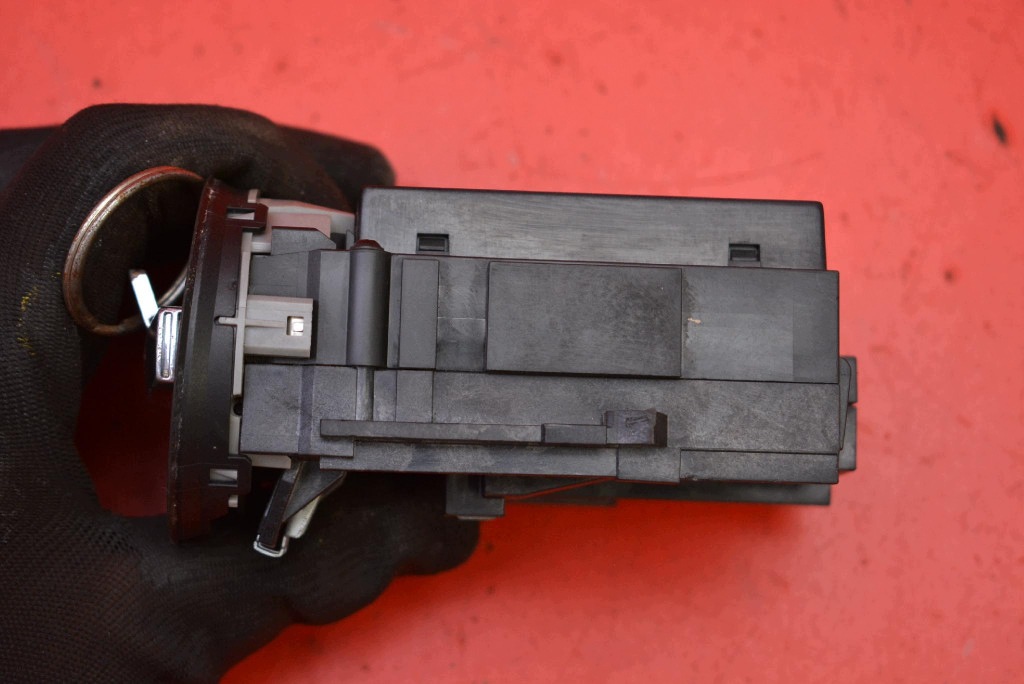 ignition key 3C0905843M VW PASSAT B6 2.0 TDI 140 KM 05-10