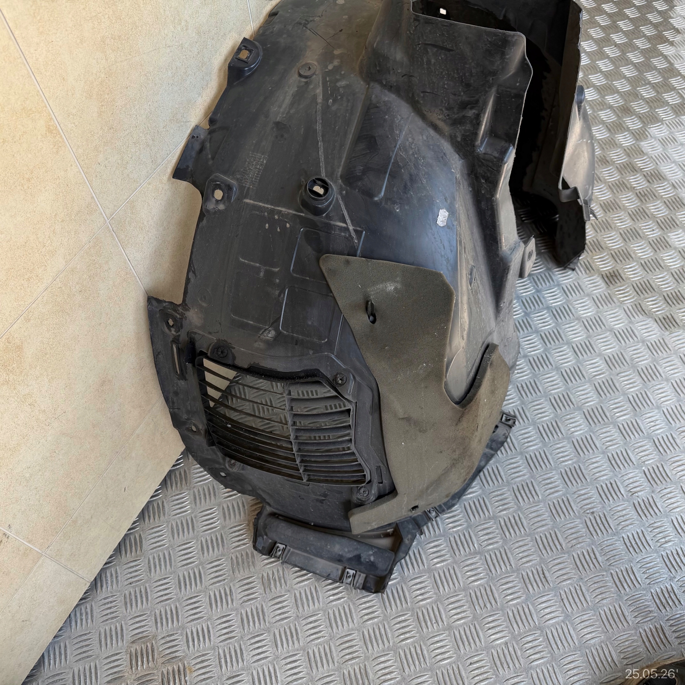 mudguard front left CITROEN C5 AIRCROSS 9827397680