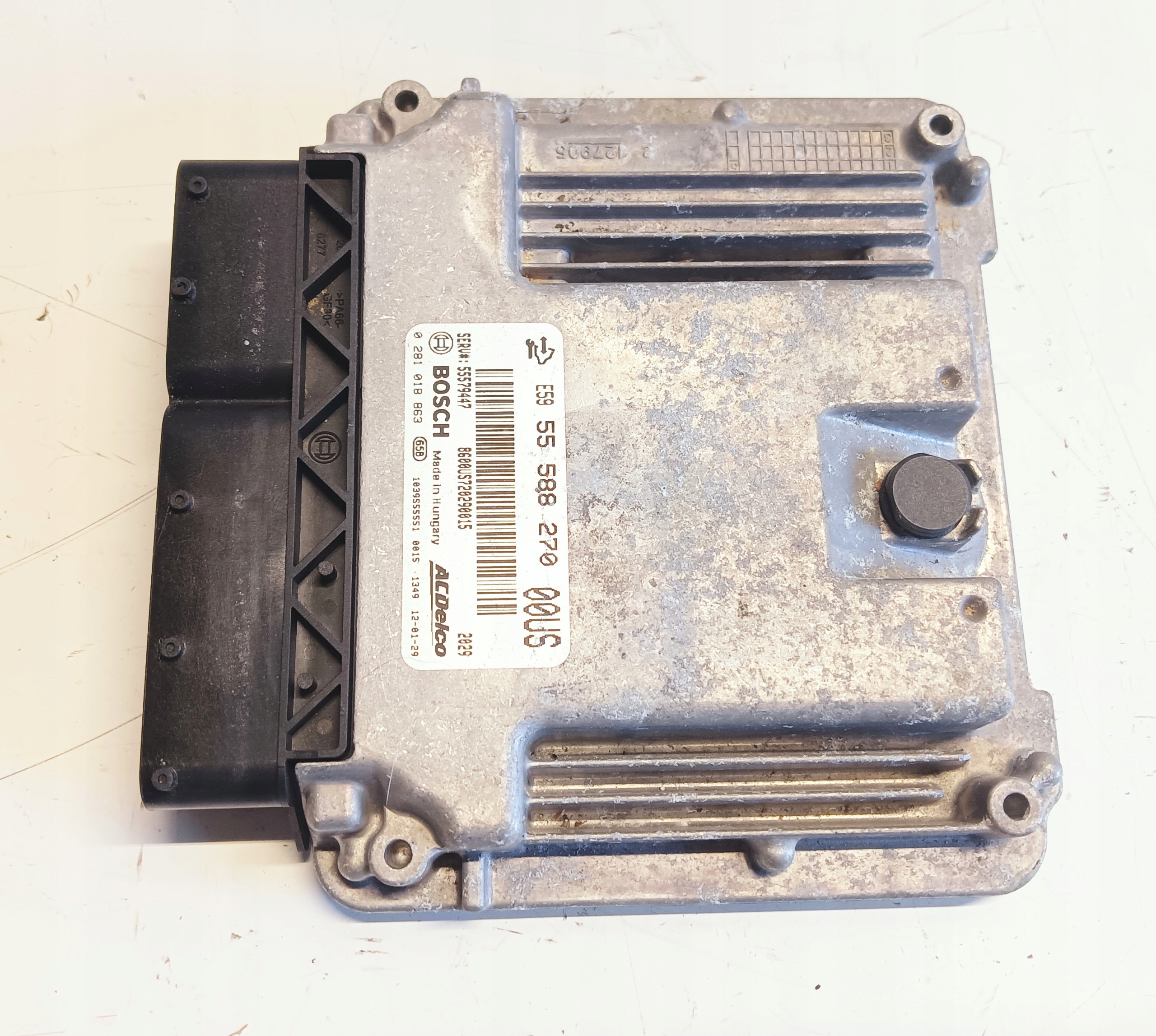 control unit computer of the engine OPEL CORSA D 55588270 55593981