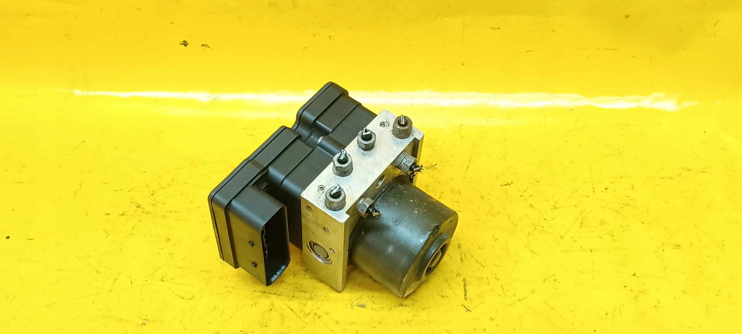 Контроллер ABS ASTRA III H 1,6 B 13157575 04-14r