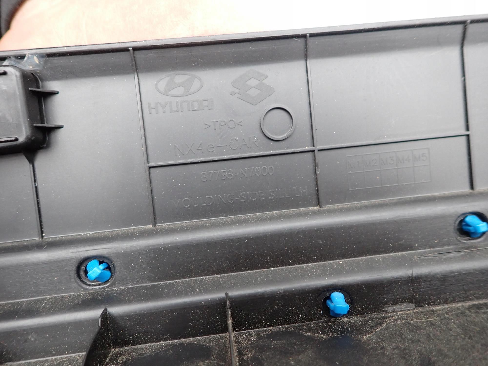 HYUNDAI TUCSON IV 4 20-> threshold left moulding threshold left