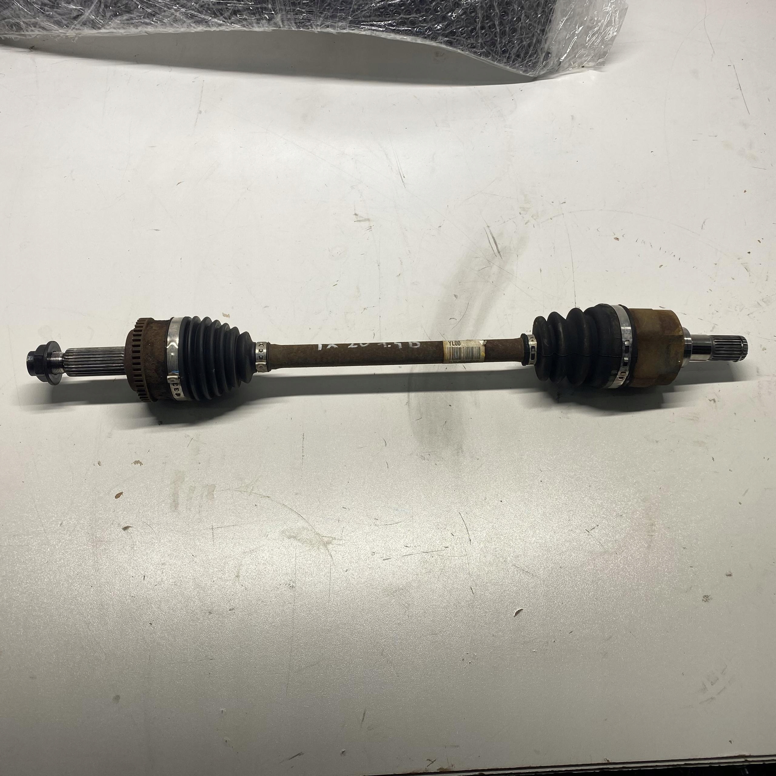 semi-axis left HYUNDAI IX20 1.4 BENZ 495001P000 09-19