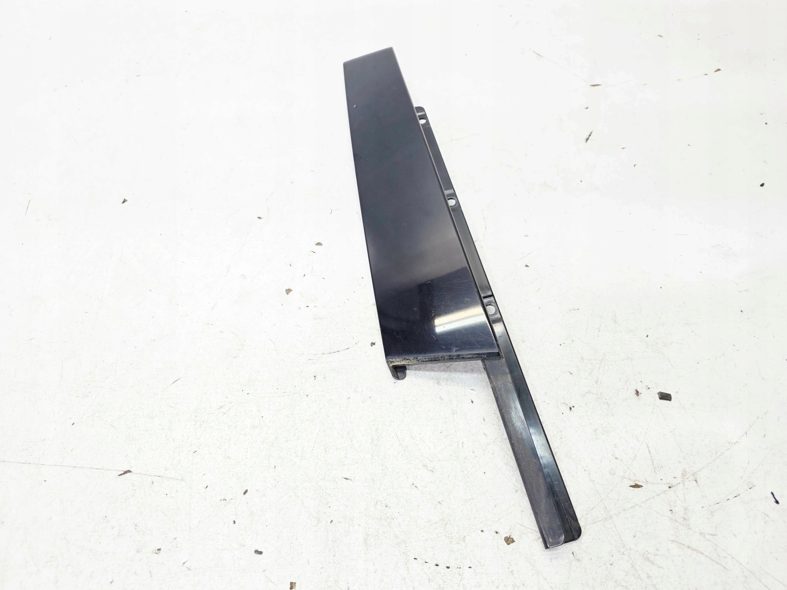 cap cover SLUPKA right front AUDI A3 8V sedan 8V5837902