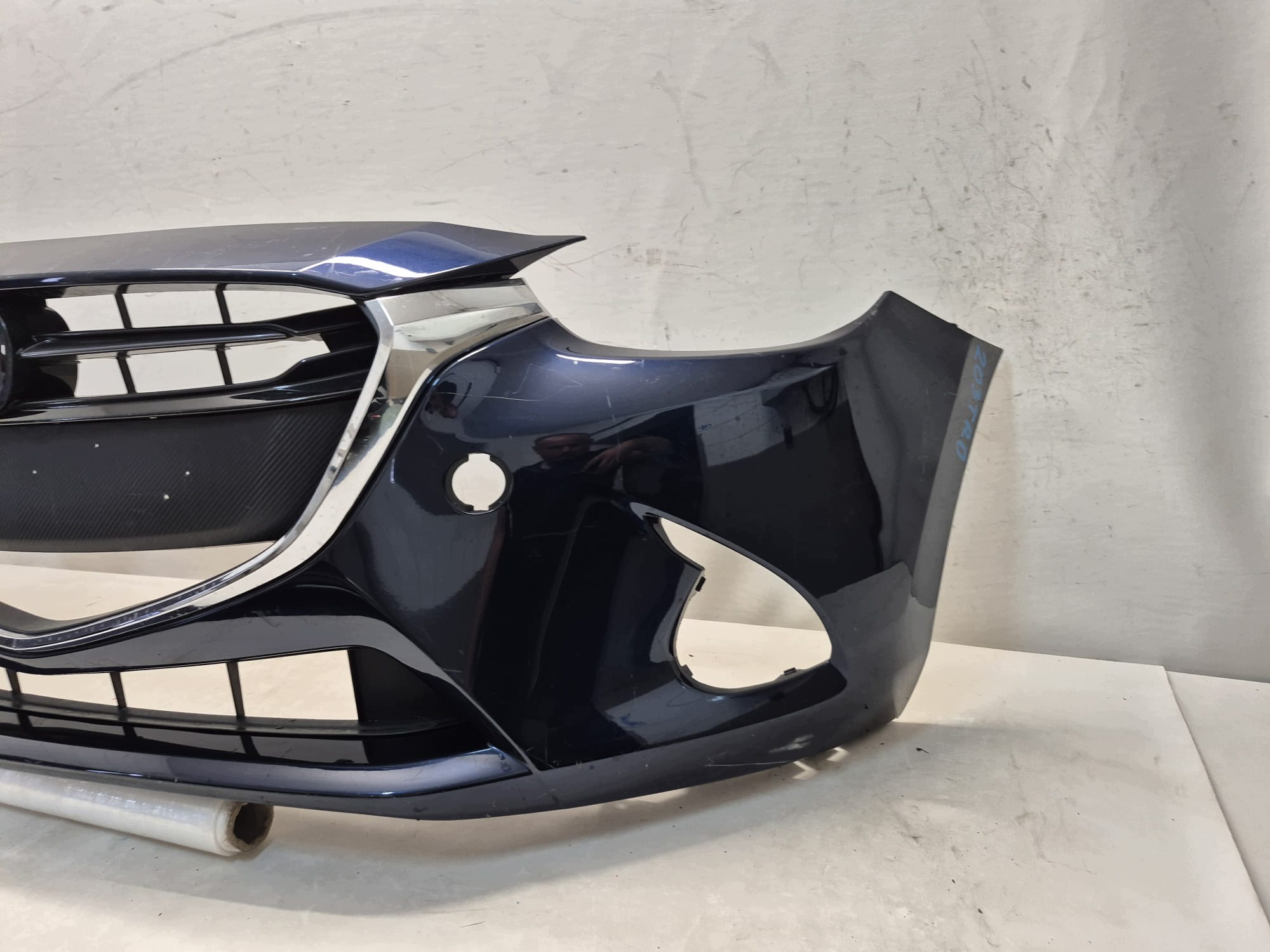 MAZDA 2 III DJ 14- bumper front front grill LAKIEROWANY PDC DB5J-50031