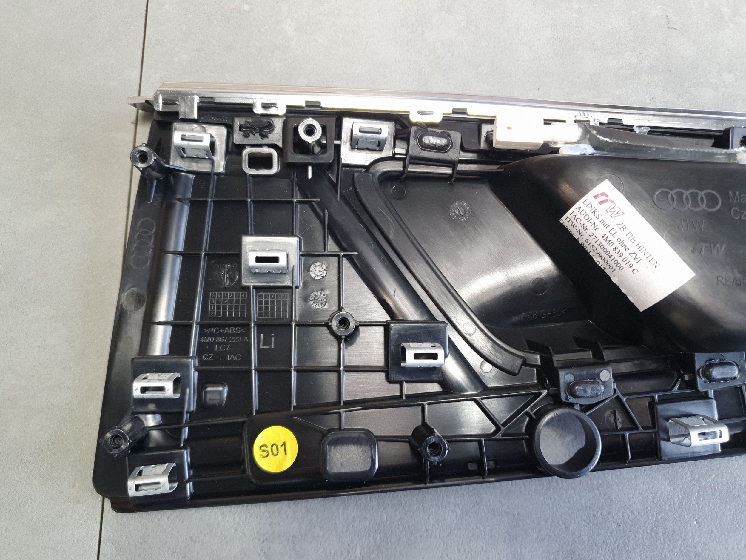 Audi Q7 4M handle inner left rear part rear 4M0839019C