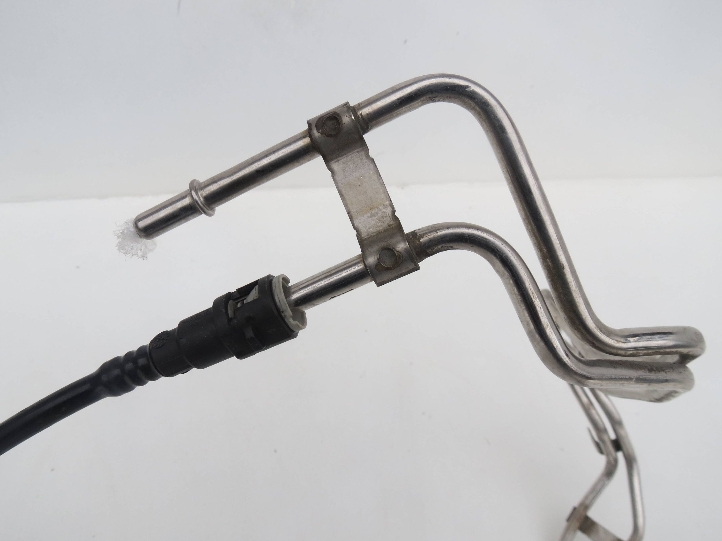 fuel hose VOLVO XC90 4.4 V8