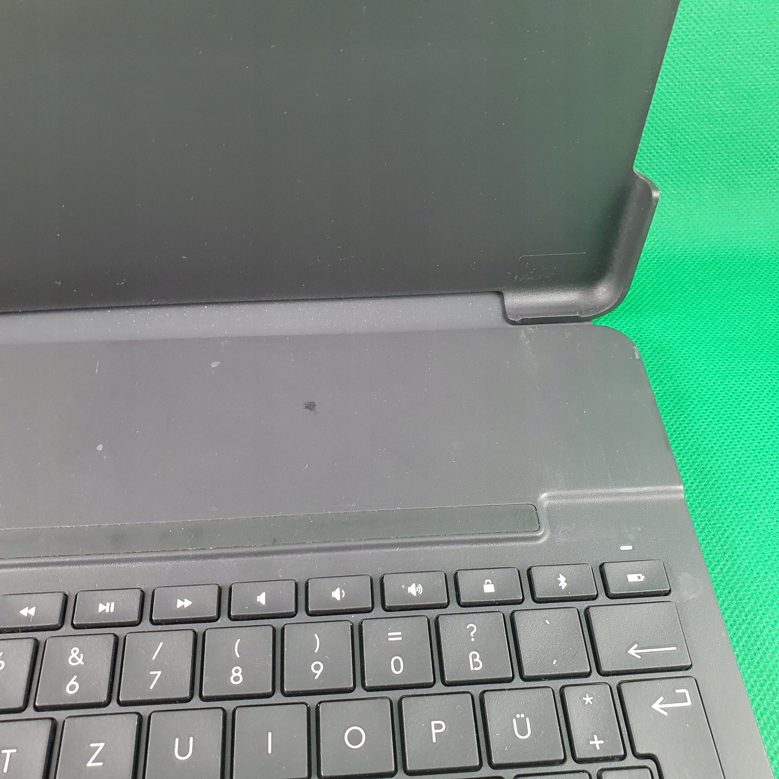 LOGITECH SLIM FOLIO APPLE iPad 5-7 ETUI KLAWIATURA Interfejs urządzenia Bluetooth