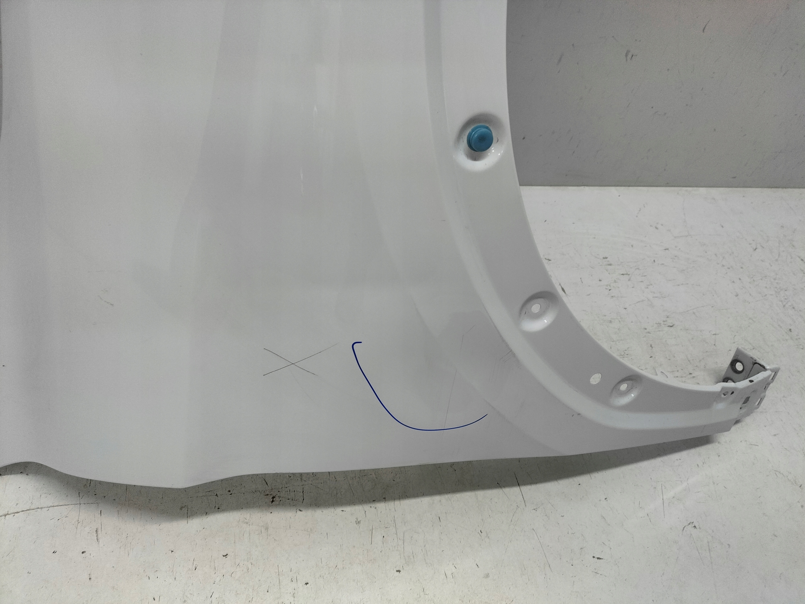 fender front front right MG ZS II 24