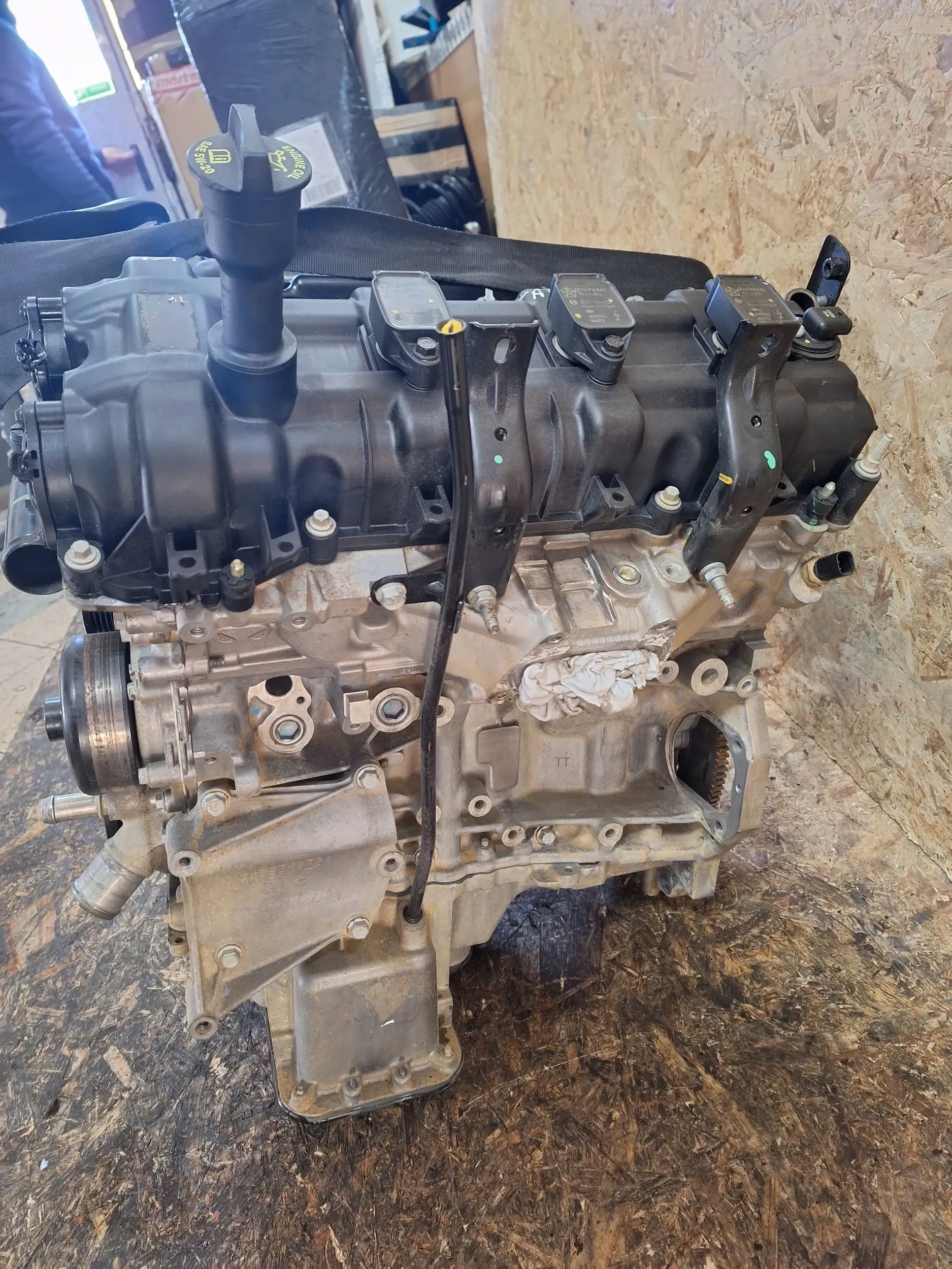 engine 68103022AB Jeep Cherokee KL 14- 3.2 V6