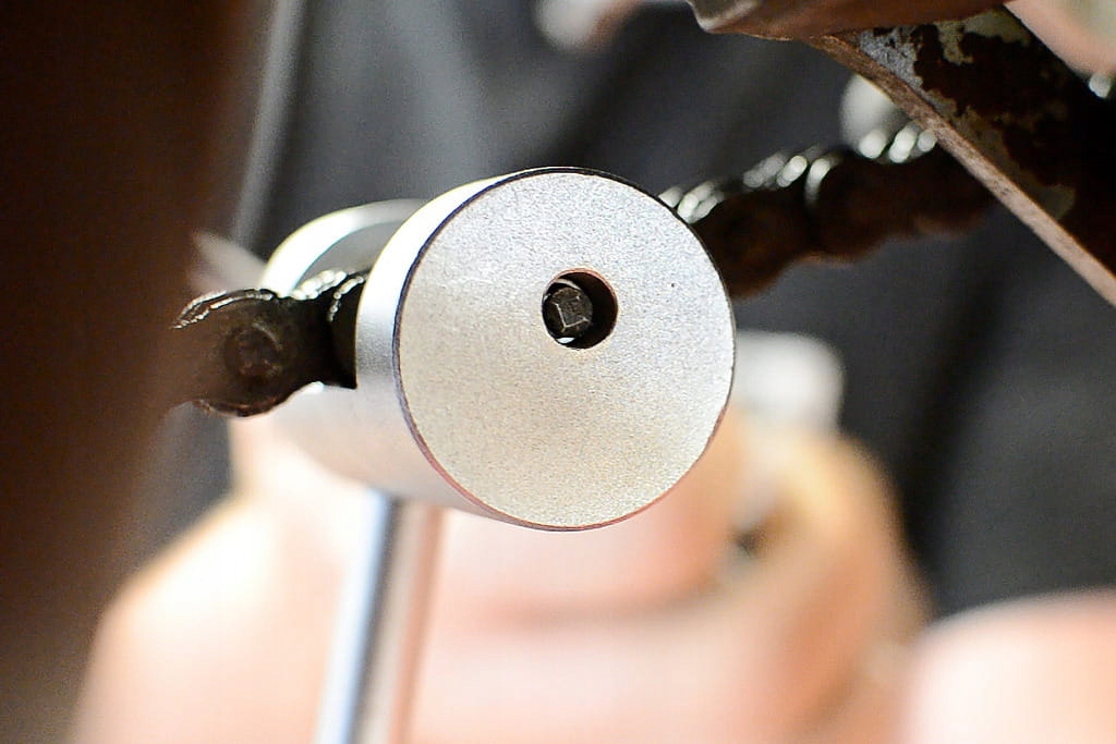 Zakuwarka skuwcza do skuwania i rozkuwania łańcuchów motocyklowych Unior Marka Unior